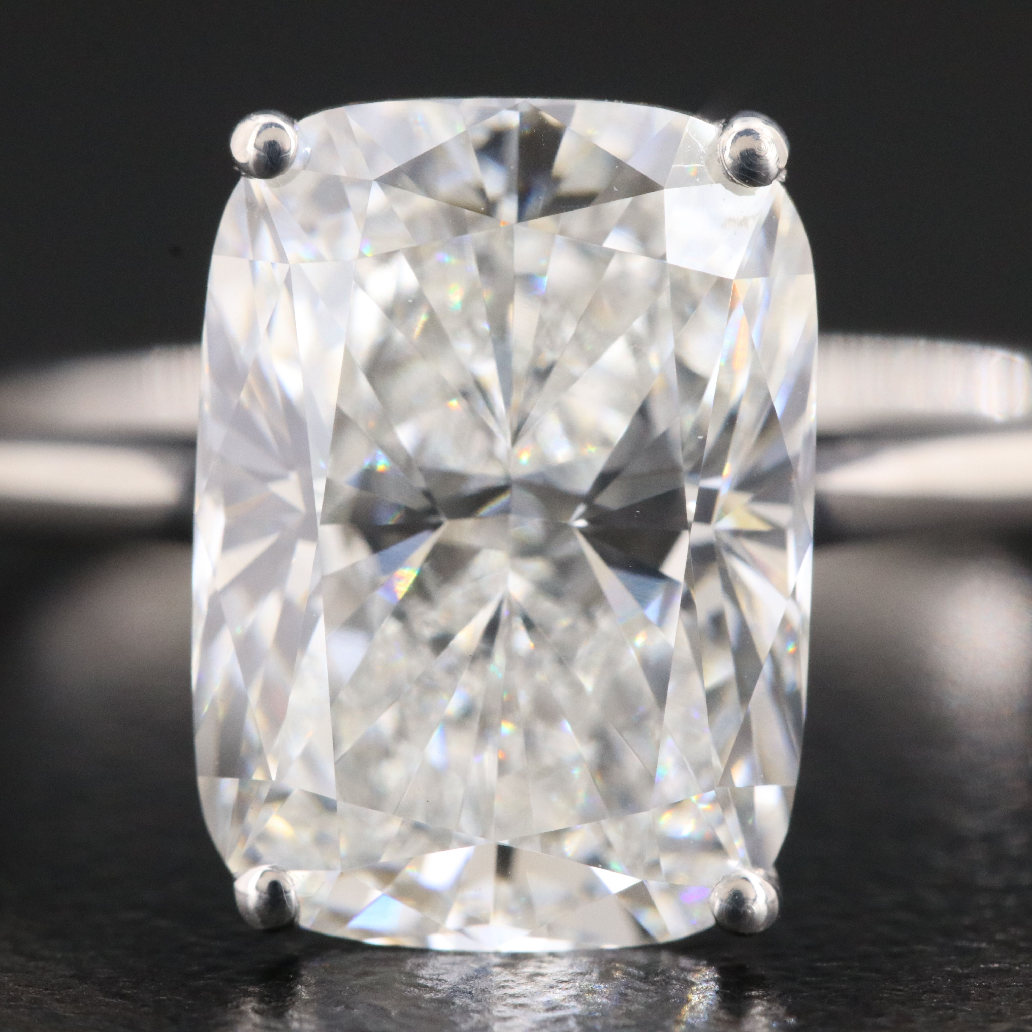 18K 5.09 CT Lab Grown Diamond Solitaire Ring with IGI Report