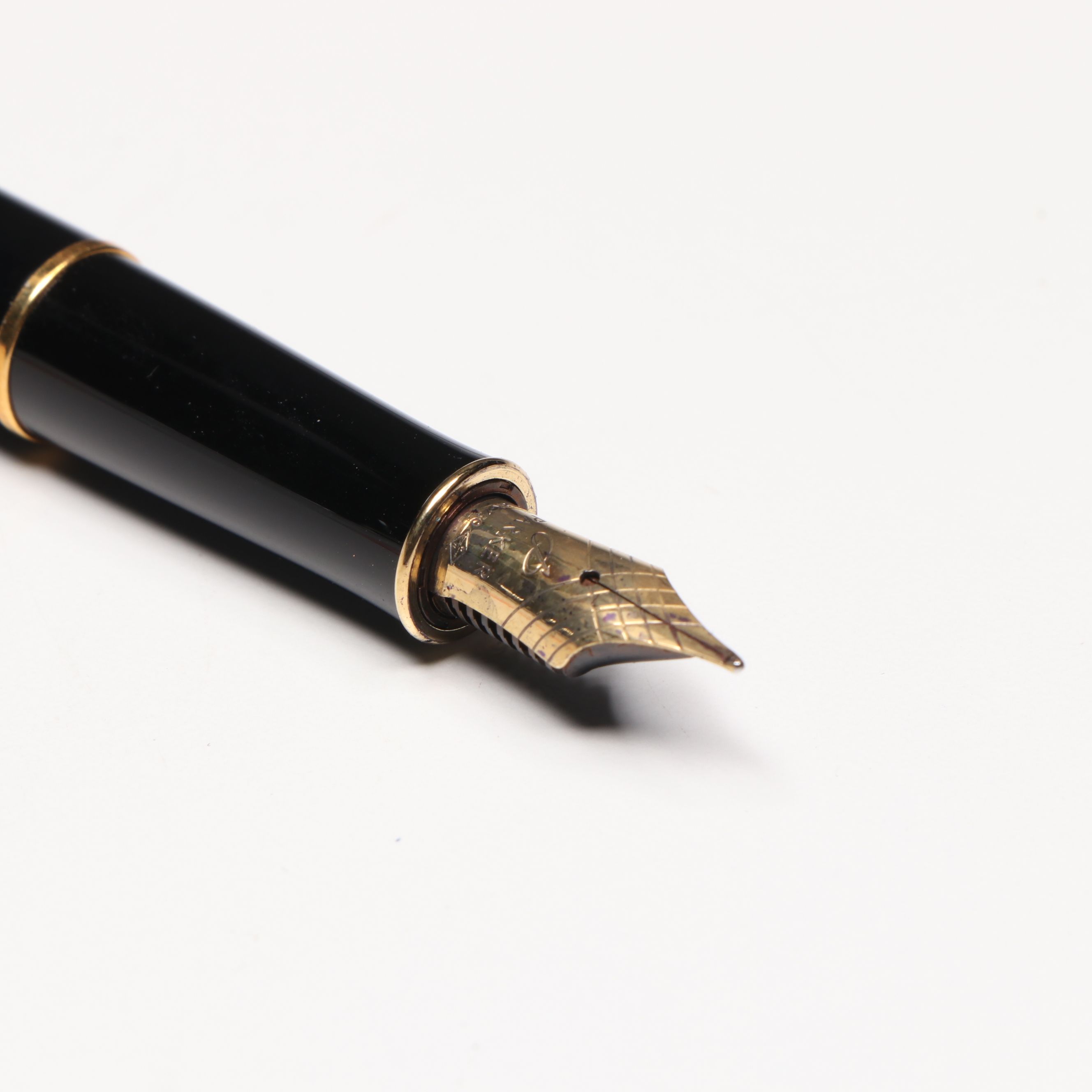 Parker "Sonnet" Black Resin Fountain Pen with 18K Gold Nib