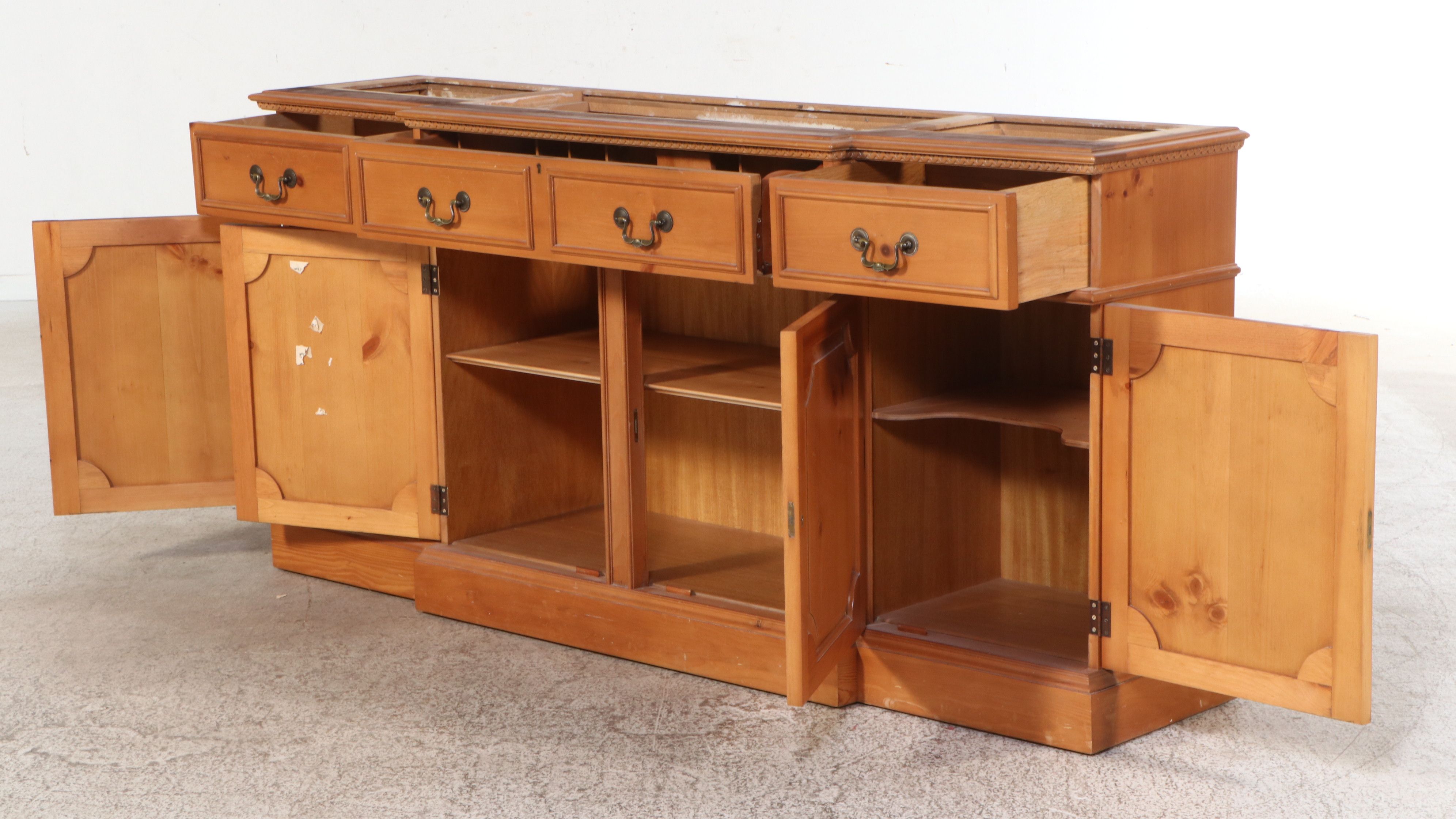 Georgian Style Pine Breakfront Secretary Bookcase, Mid to Late 20th Century