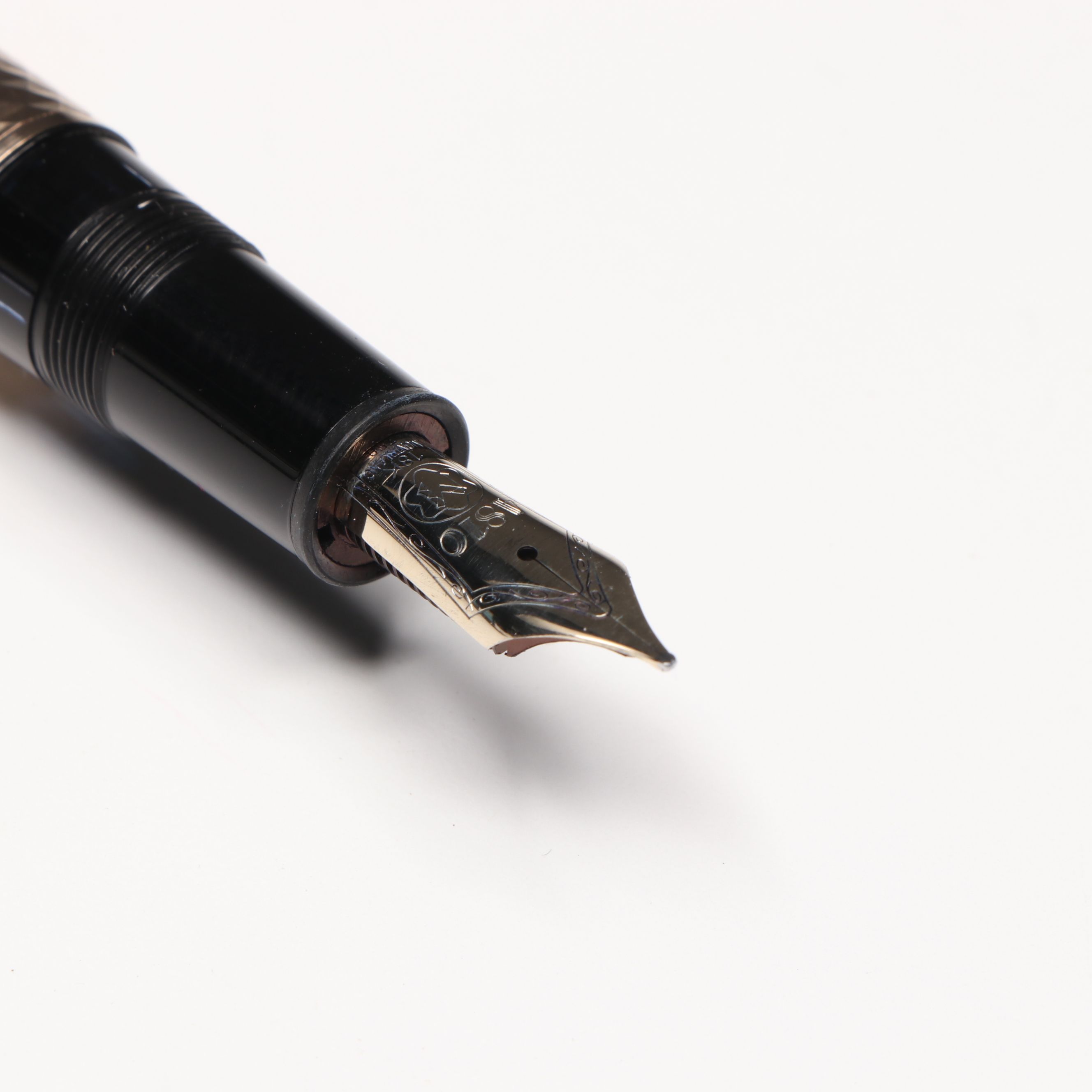 Montblanc "Meisterstück Solitaire" Fountain Pen with 18K Gold Nib