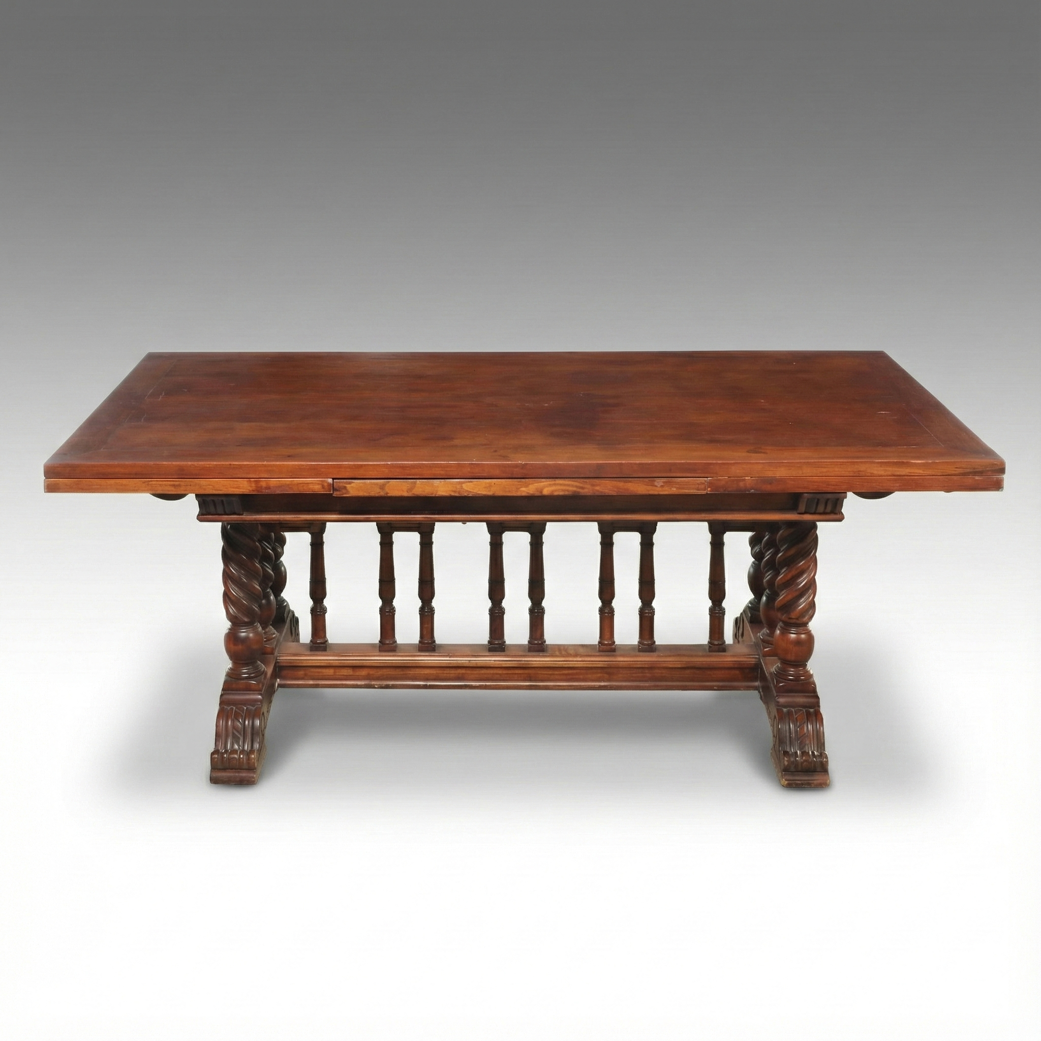 Italian Renaissance Revival Walnut Draw-Leaf Dining Table, Late 19th/Early 20th