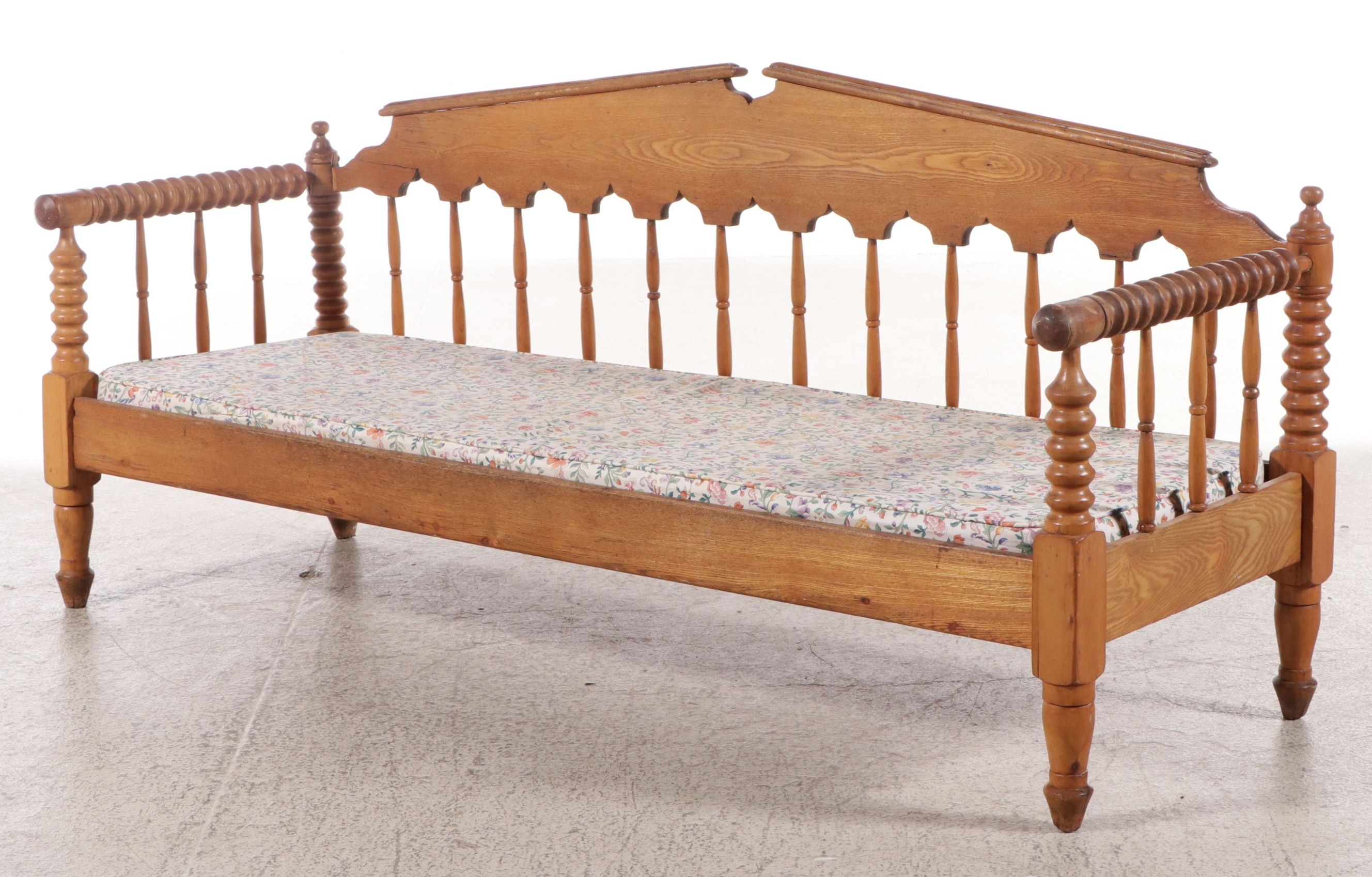 American Victorian Oak Jenny Lind Daybed, Mid to Late 19th Century