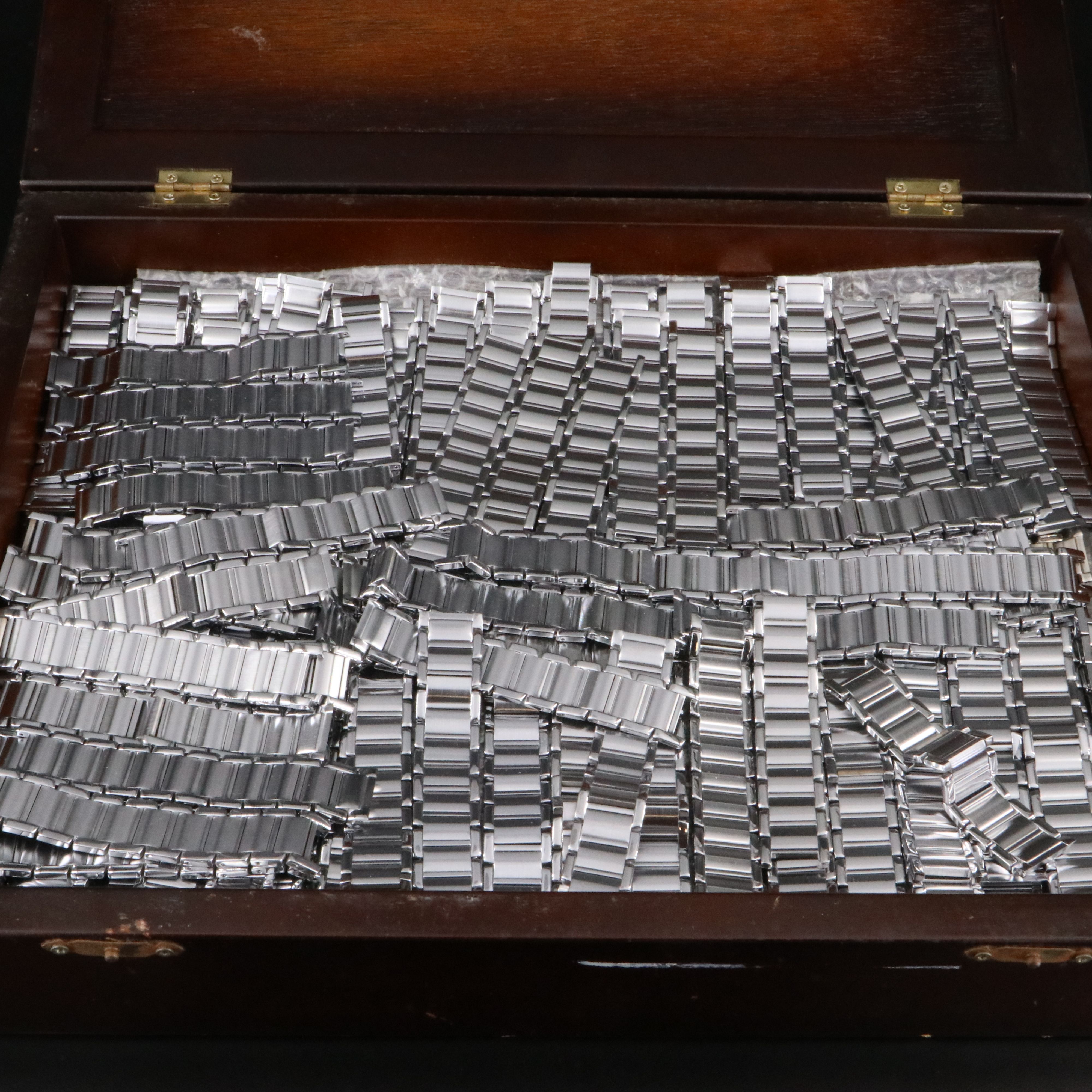 Uncommon Discoveries: Metal Watch Band Collection