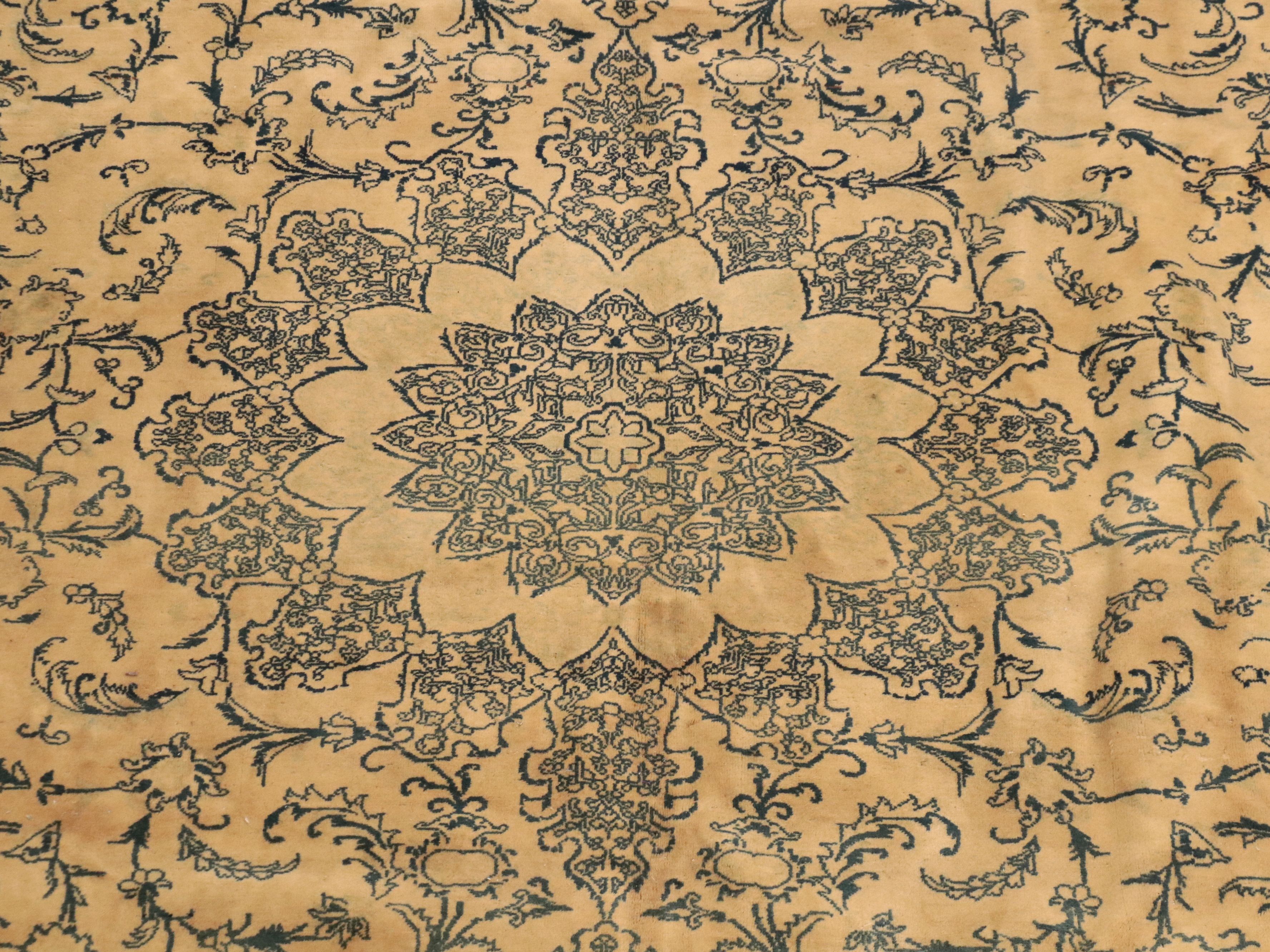 9'5 x 13'5 Hand-Knotted Persian Style Room-Sized Rug