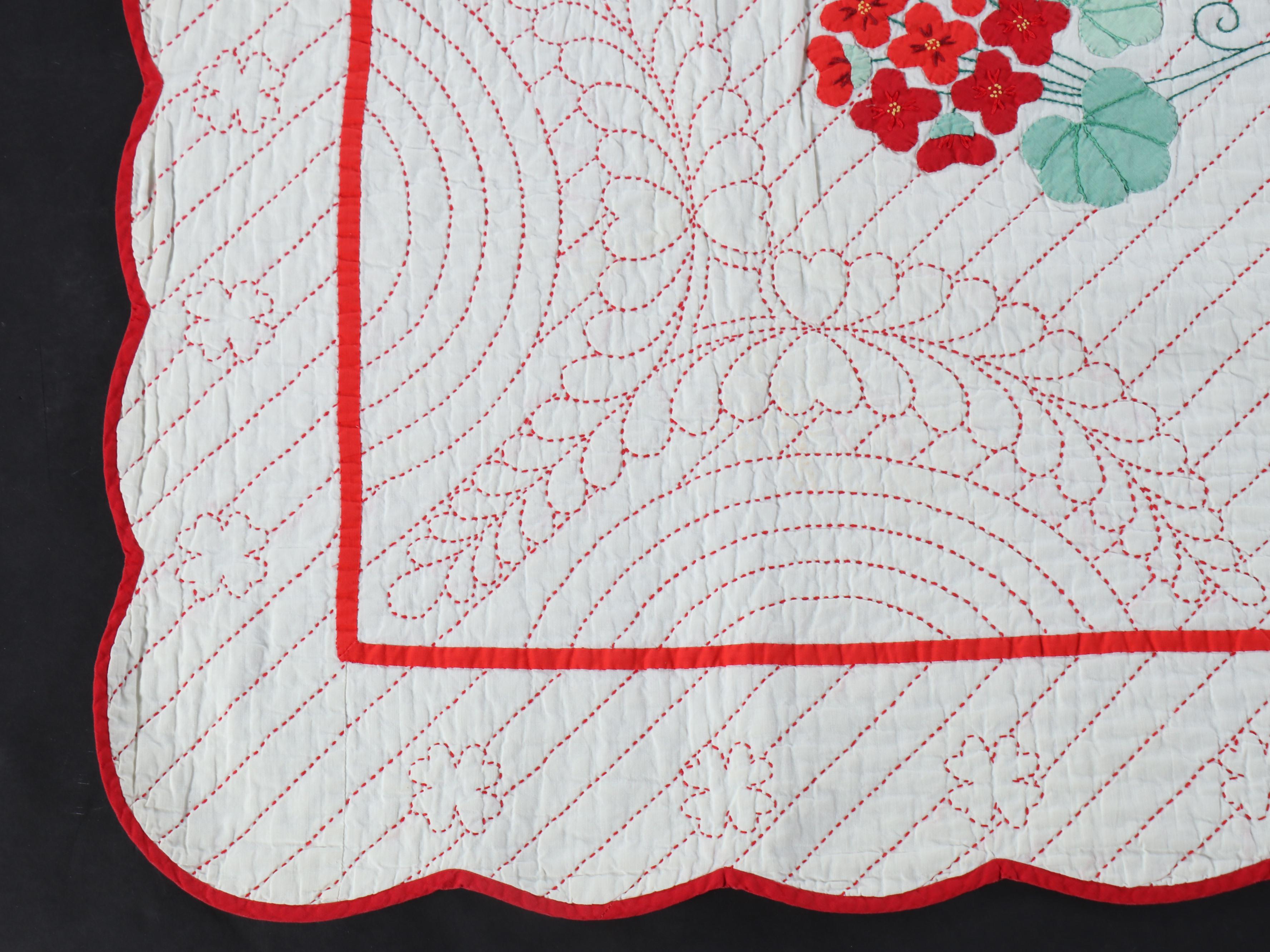 Scallop Edge and Appliqué Nasturtium Quilt