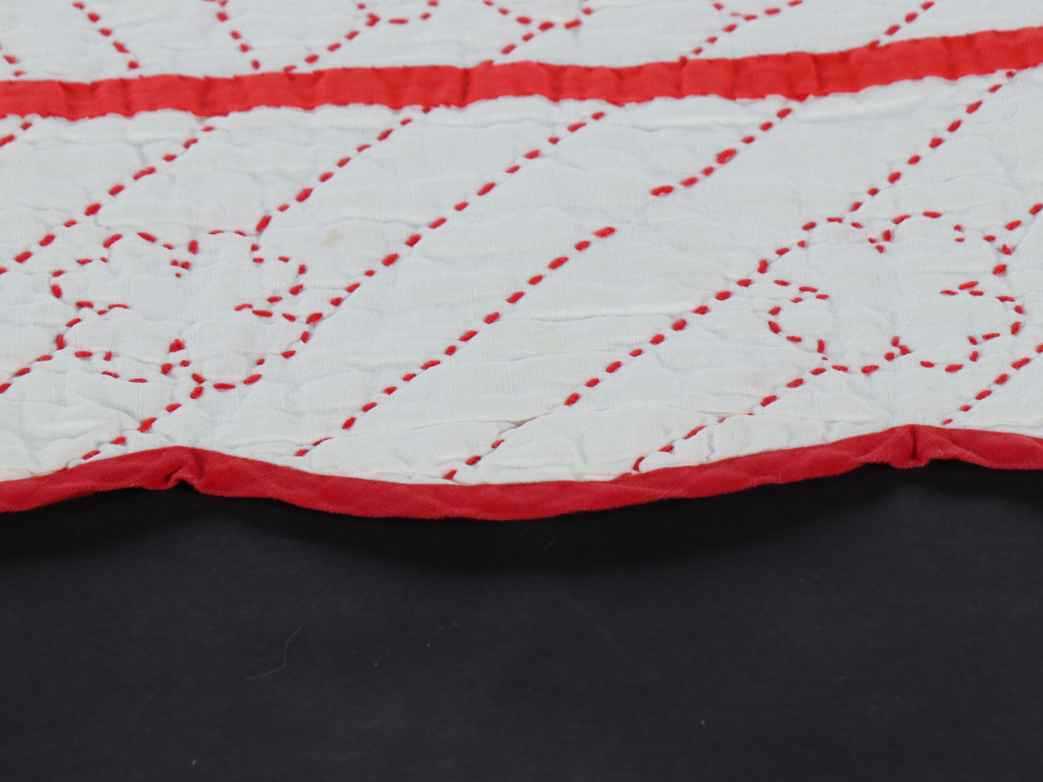 Scallop Edge and Appliqué Nasturtium Quilt