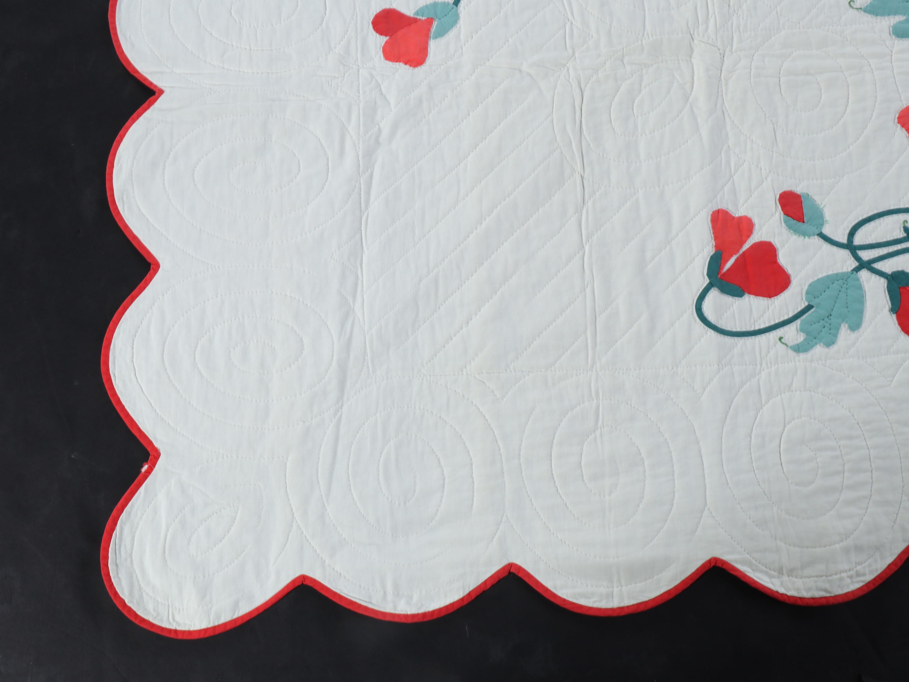 Scallop Edge Red Poppies Appliqué Quilt