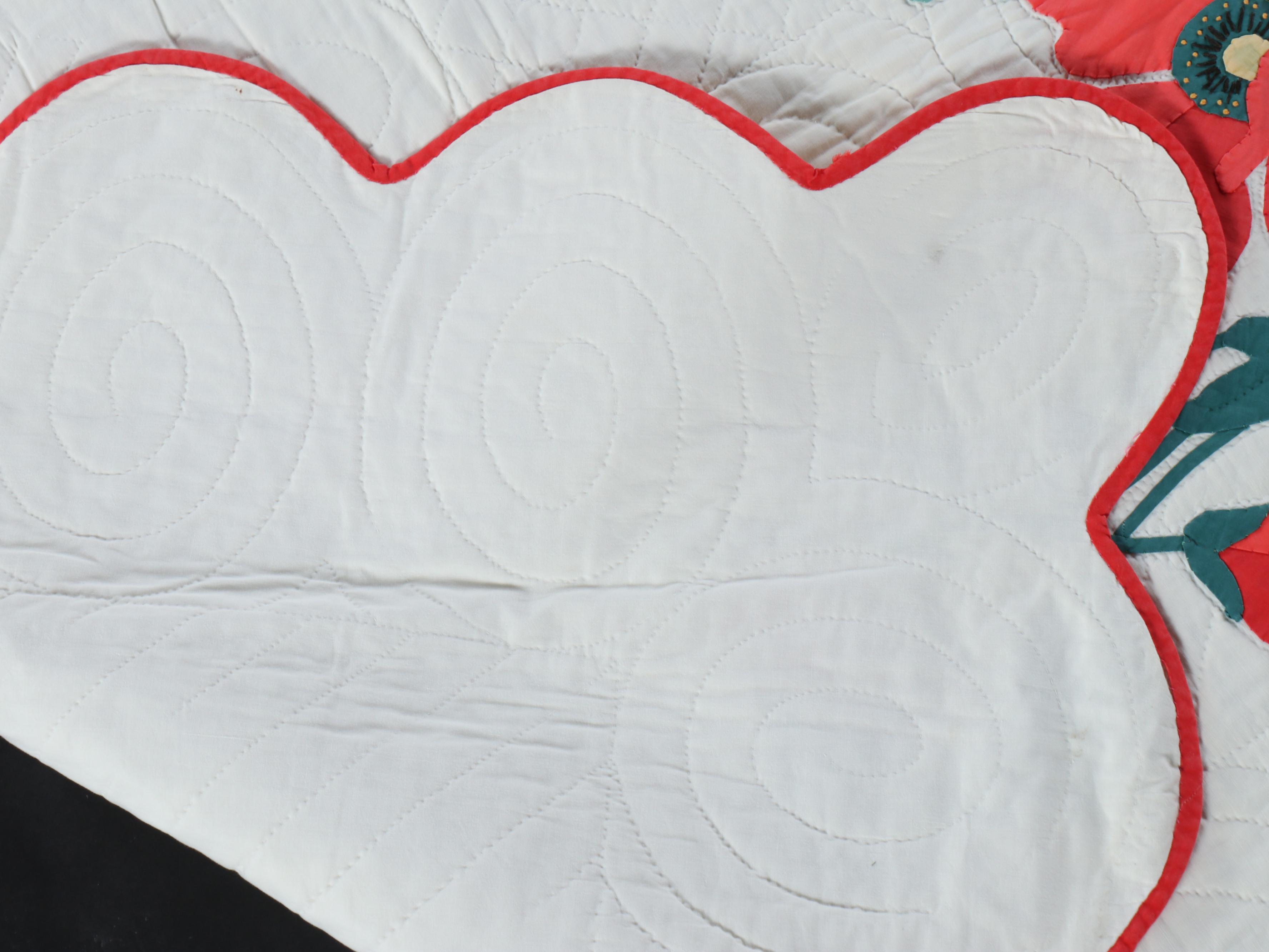 Scallop Edge Red Poppies Appliqué Quilt