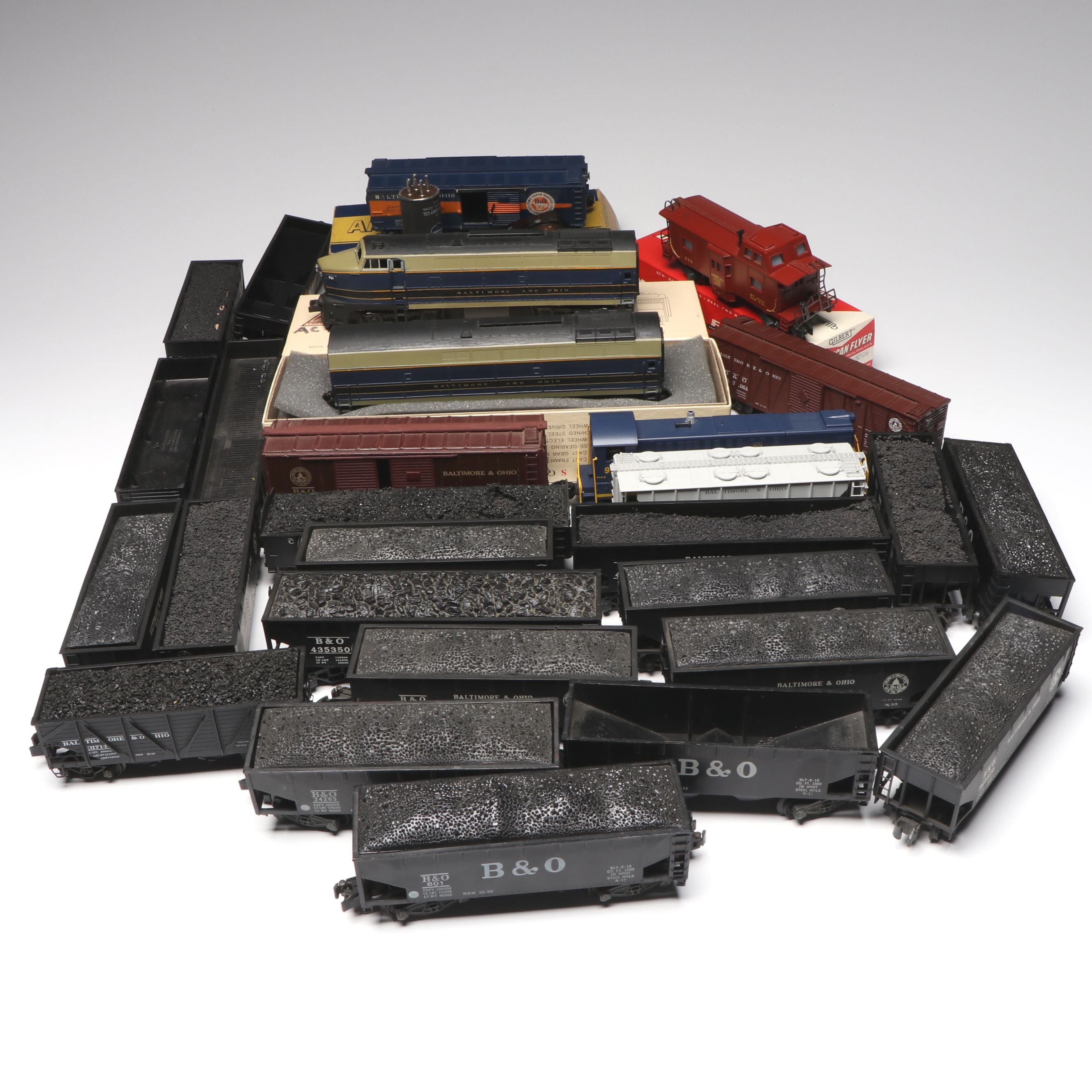 American Models Baltimore & Ohio Engine with More 3/16 Scale Train Cars