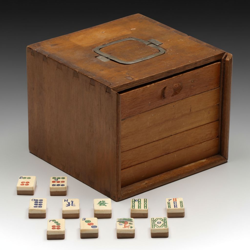 Bone Mahjong with Wooden Carrying Case