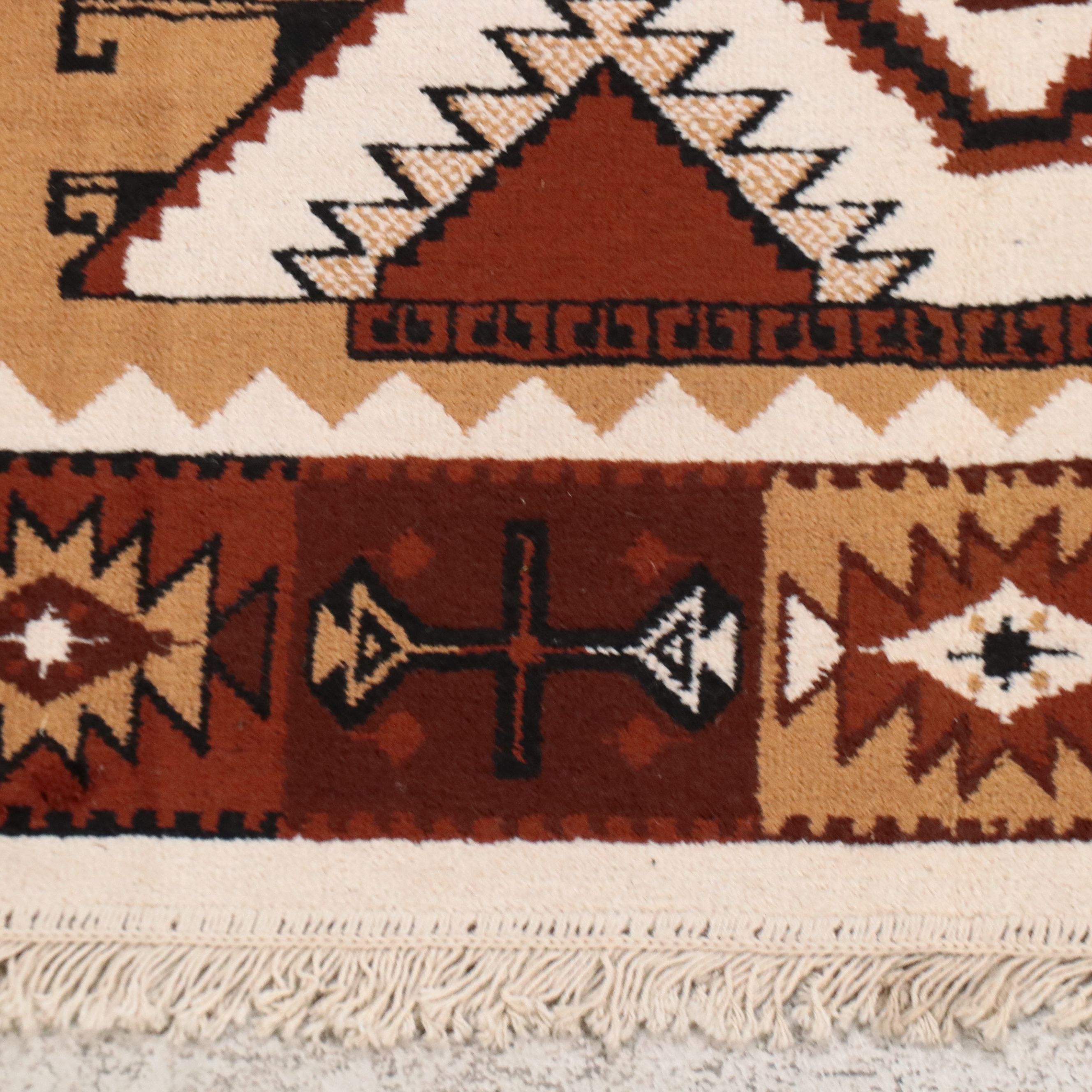 5'6 x 7'6 Machine Made Southwestern Style Area Rug