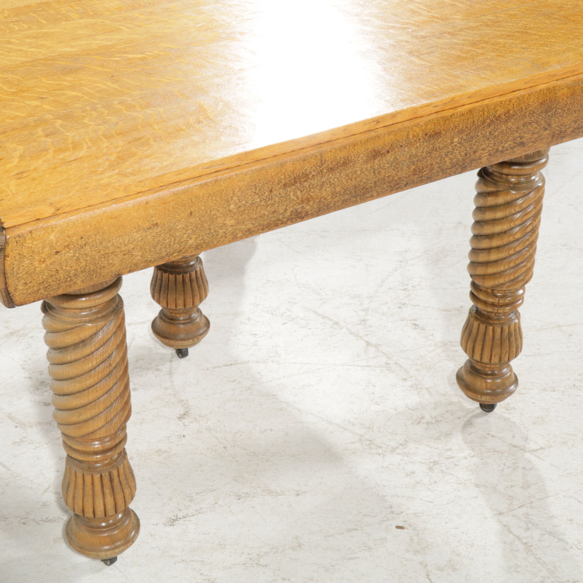 Oak Extension Dining Table with Twist Legs, Late 19th to Early 20th Century