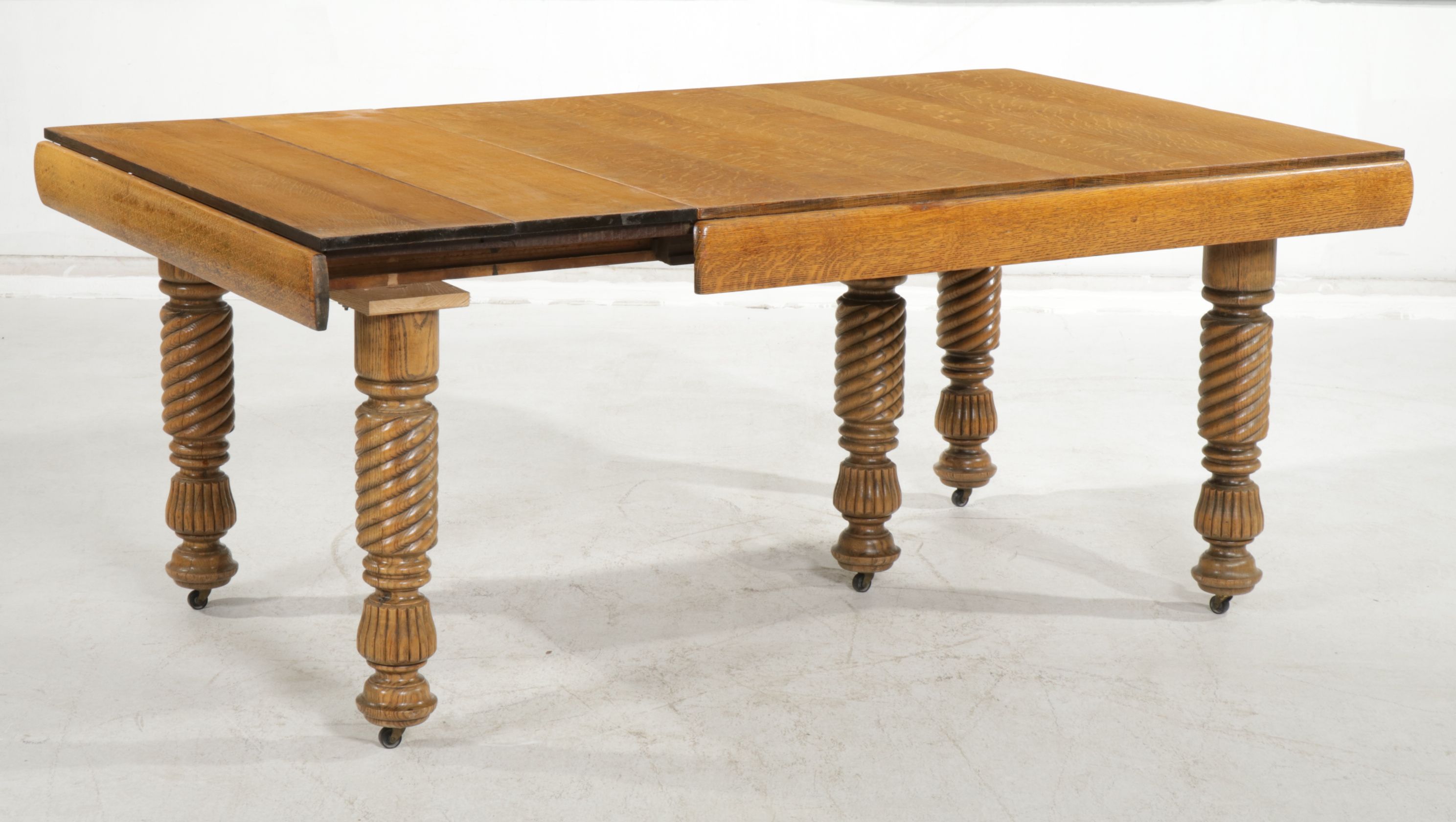 Oak Extension Dining Table with Twist Legs, Late 19th to Early 20th Century