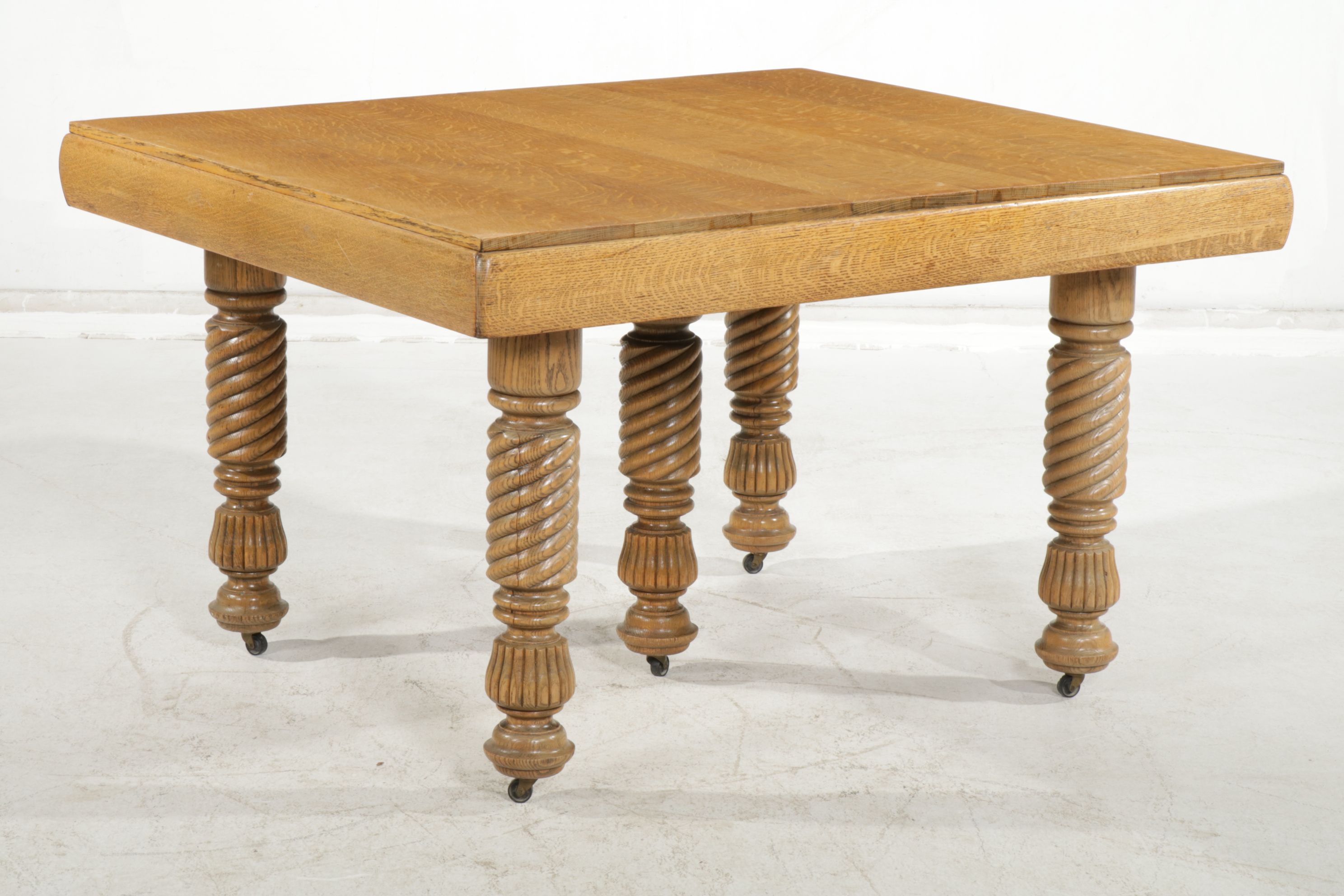 Oak Extension Dining Table with Twist Legs, Late 19th to Early 20th Century