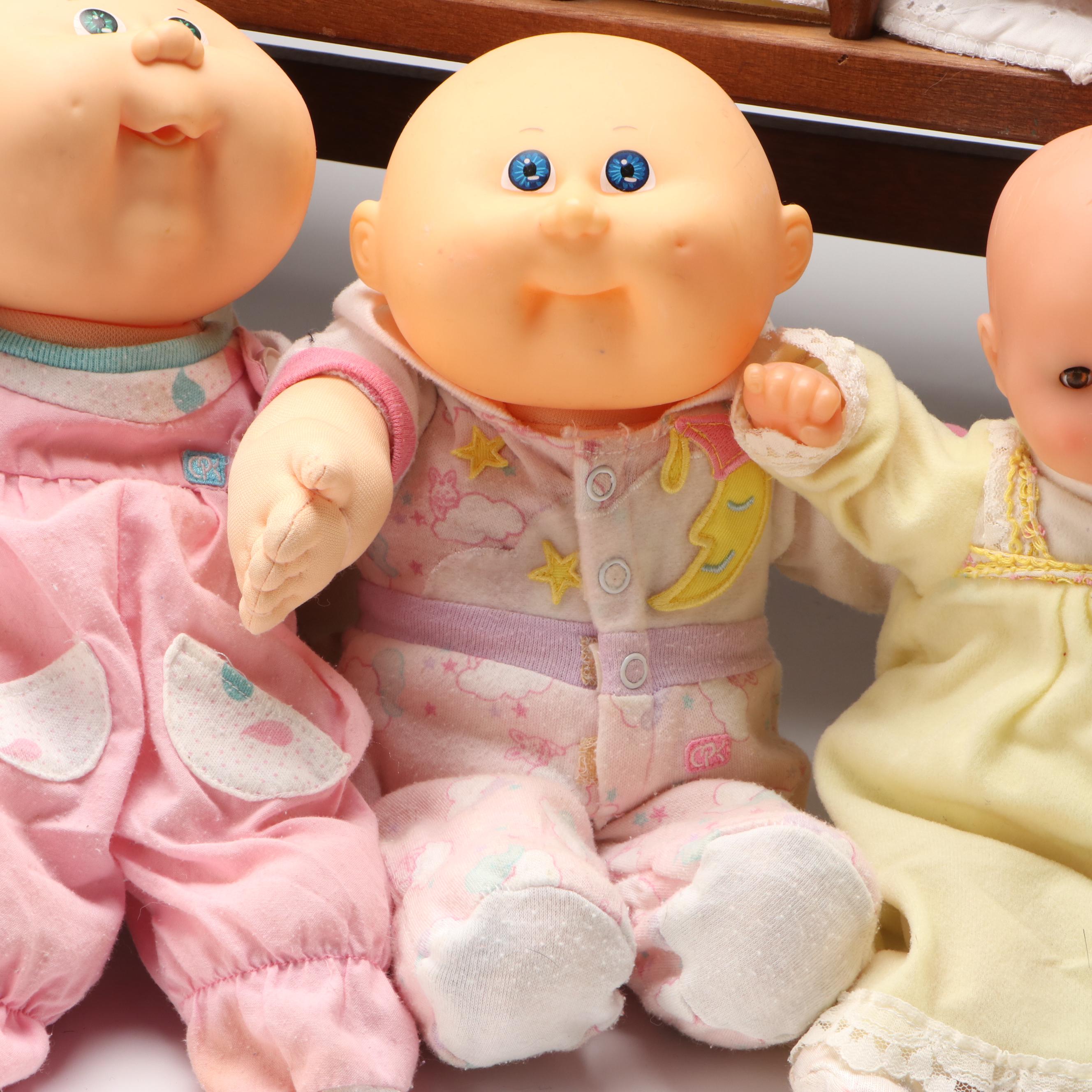 Cabbage Patch Kids, Lee Middleton with More Dolls and Cradle