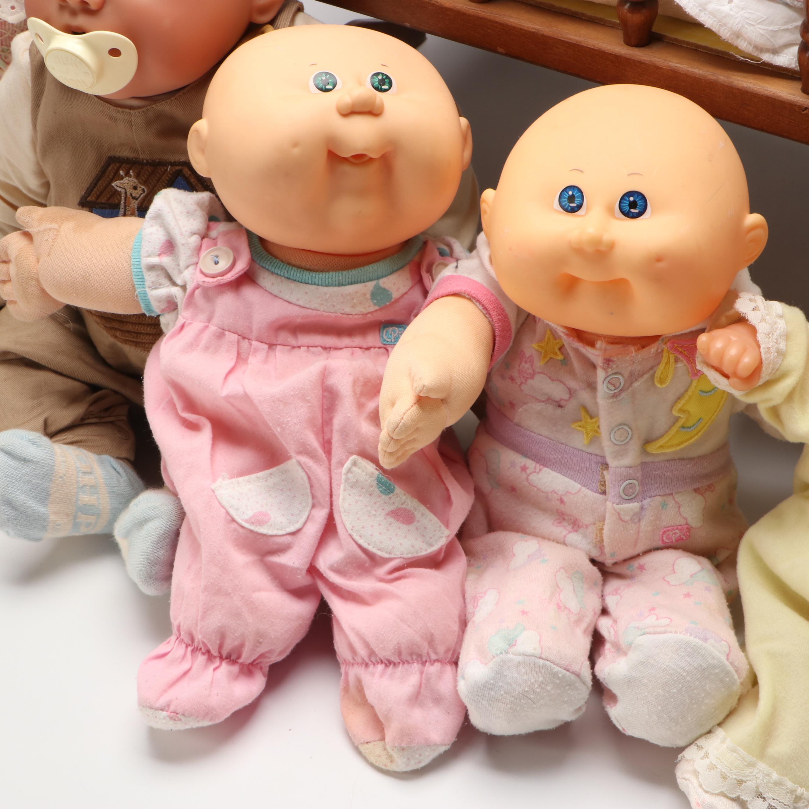 Cabbage Patch Kids, Lee Middleton with More Dolls and Cradle