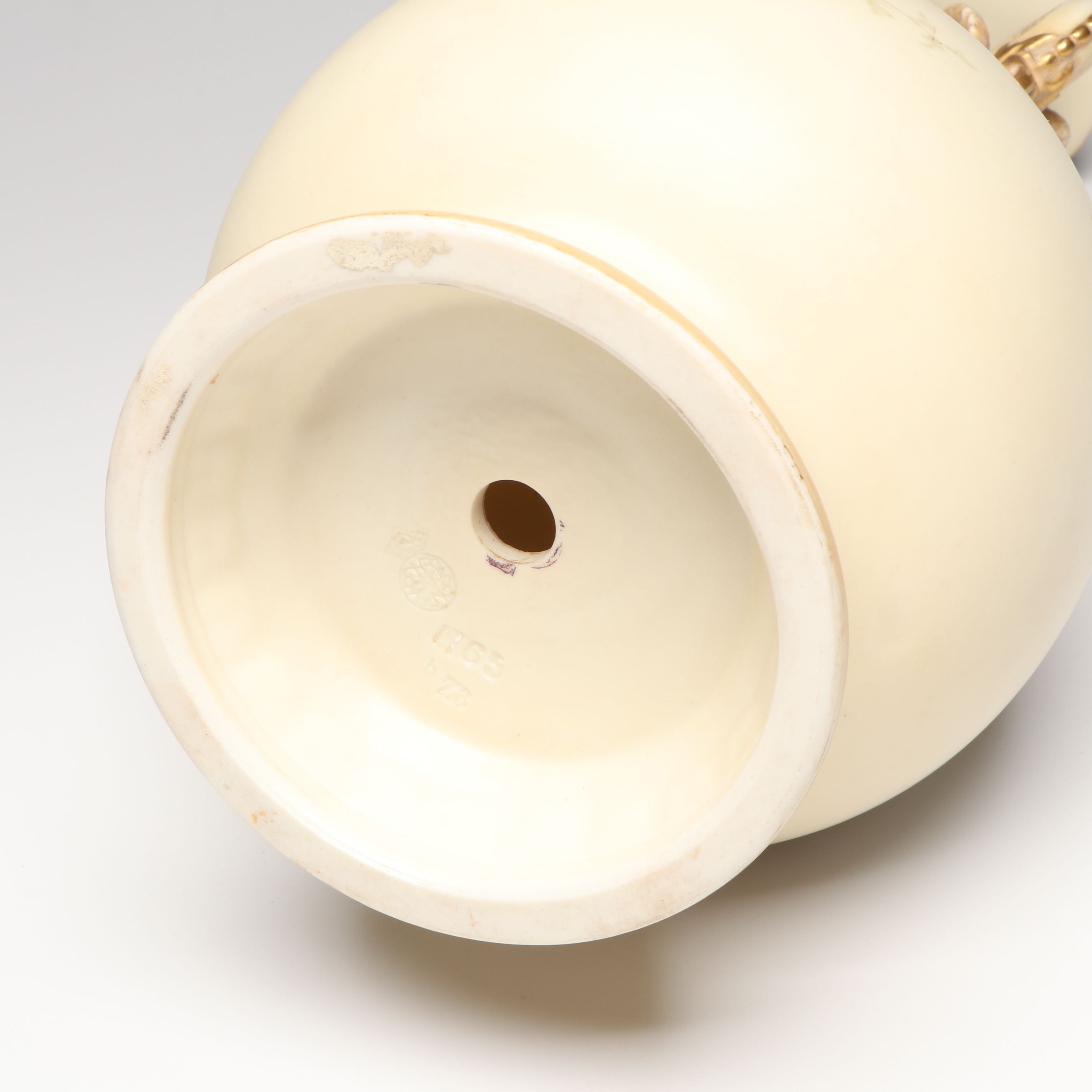 Royal Worcester Aesthetic Movement Hand-Painted Blush Ivory Porcelain Lidded Urn