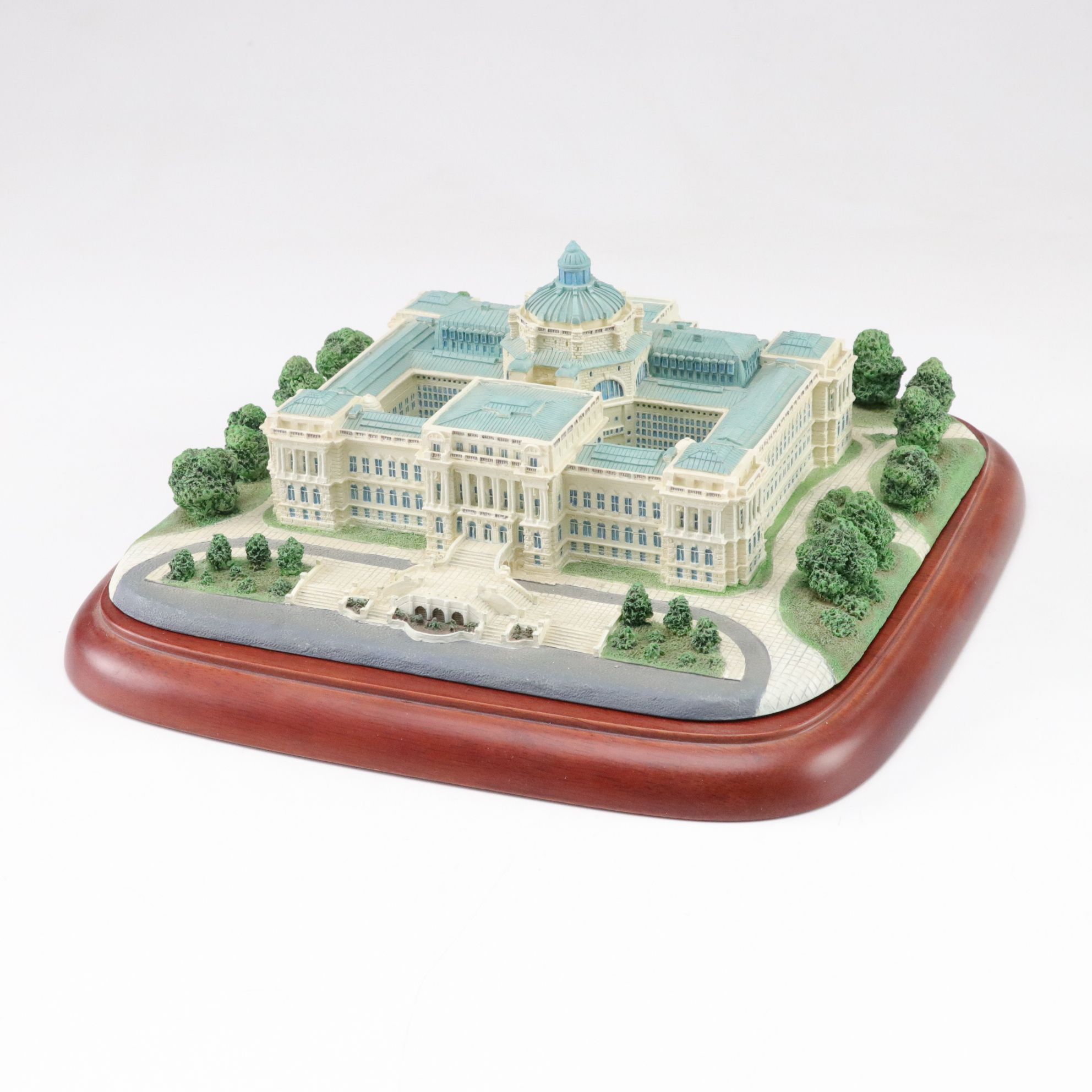 Danbury Mint "The Lincoln Memorial" and Other U.S. Federal Miniatures