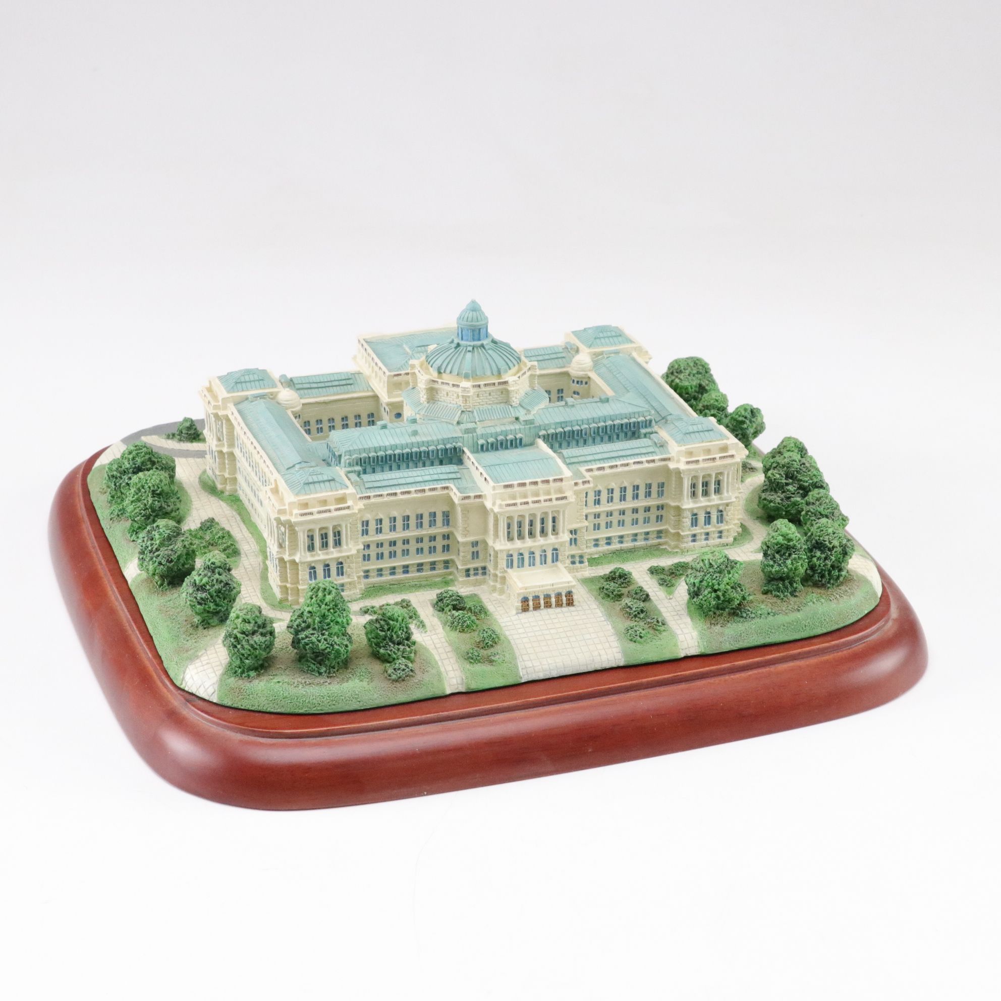 Danbury Mint "The Lincoln Memorial" and Other U.S. Federal Miniatures