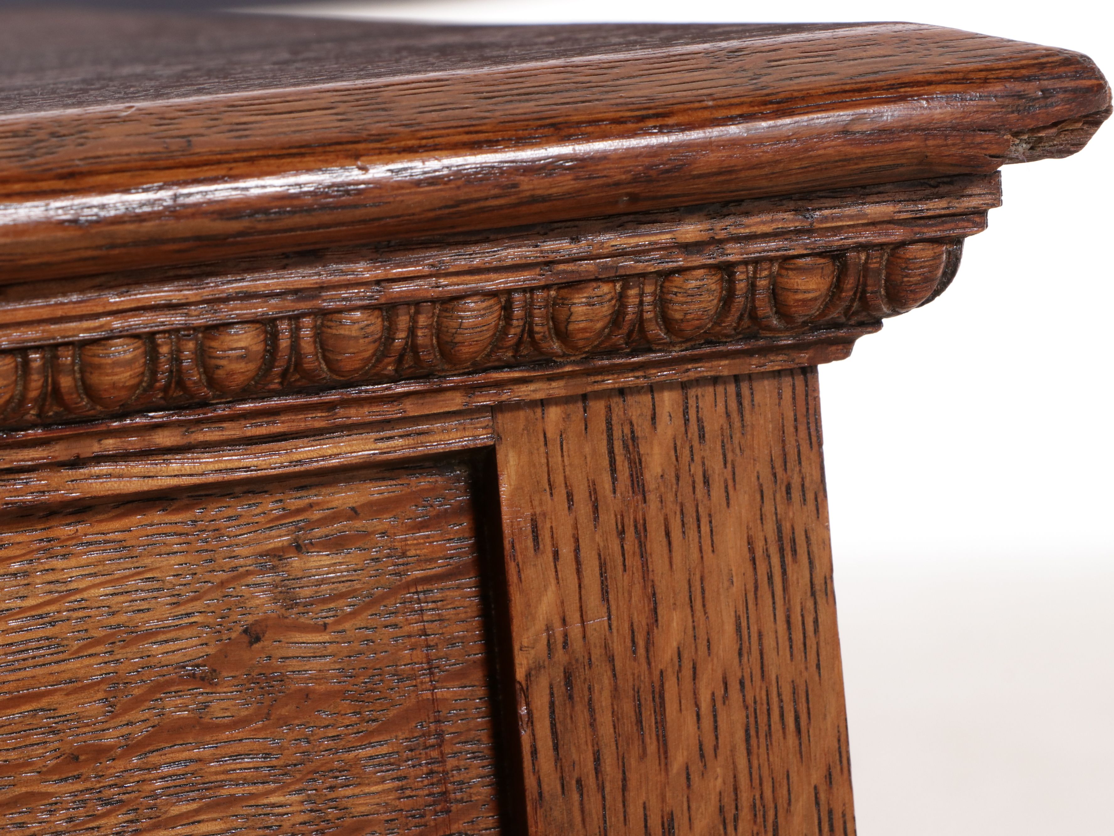 American Queen Anne Style Oak Hall Table, Early 20th Century