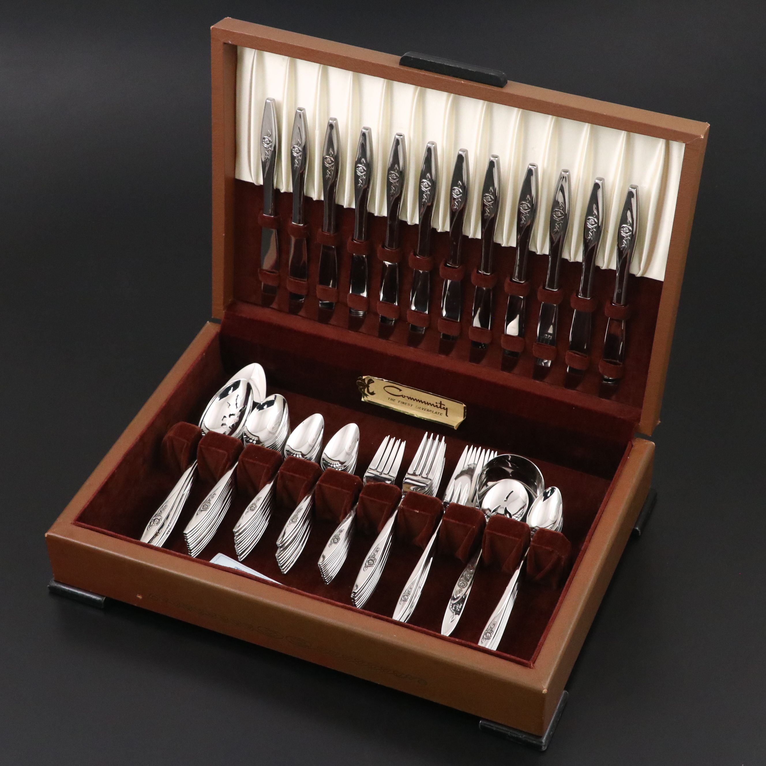 Oneida Deluxe Stainless Steel Flatware