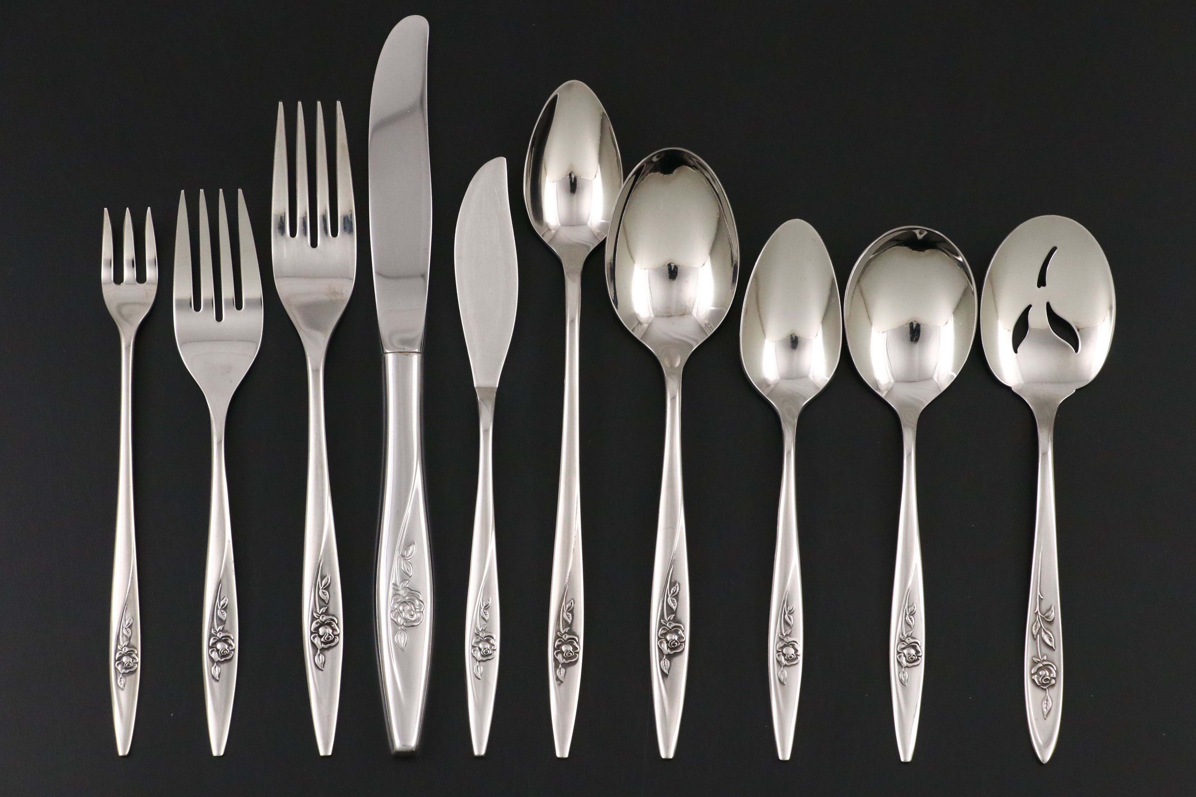 Oneida Deluxe Stainless Steel Flatware