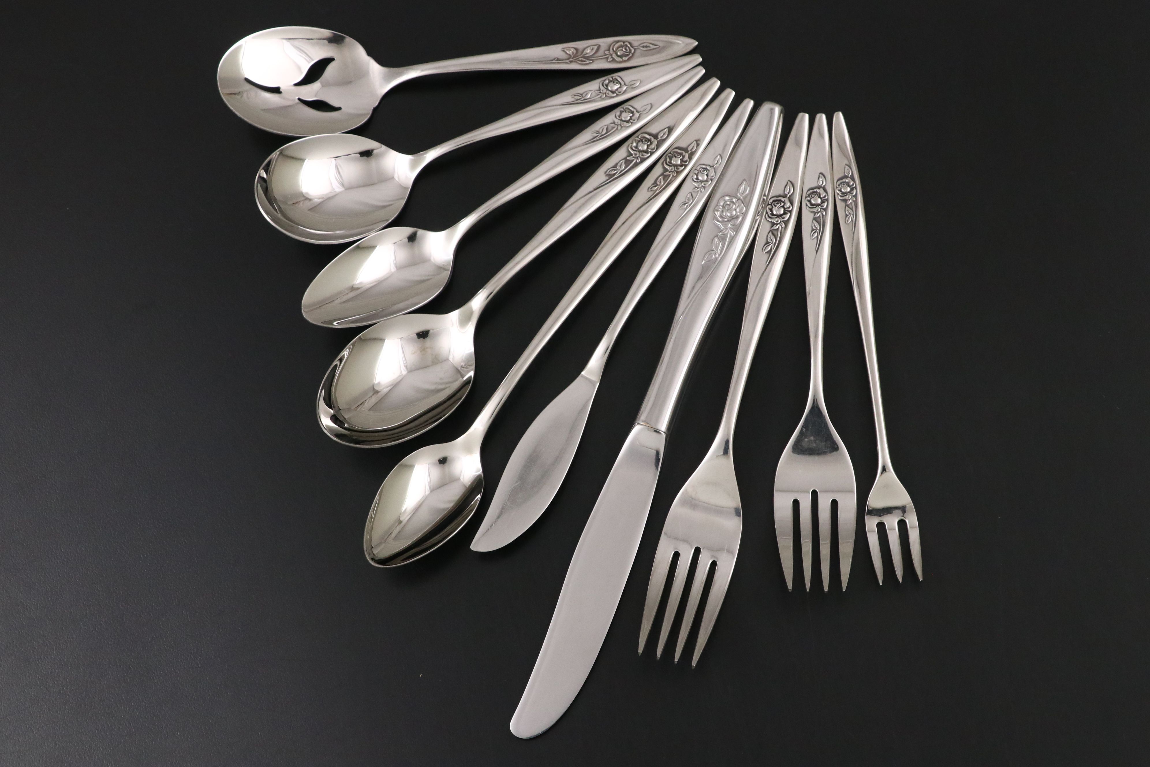 Oneida Deluxe Stainless Steel Flatware