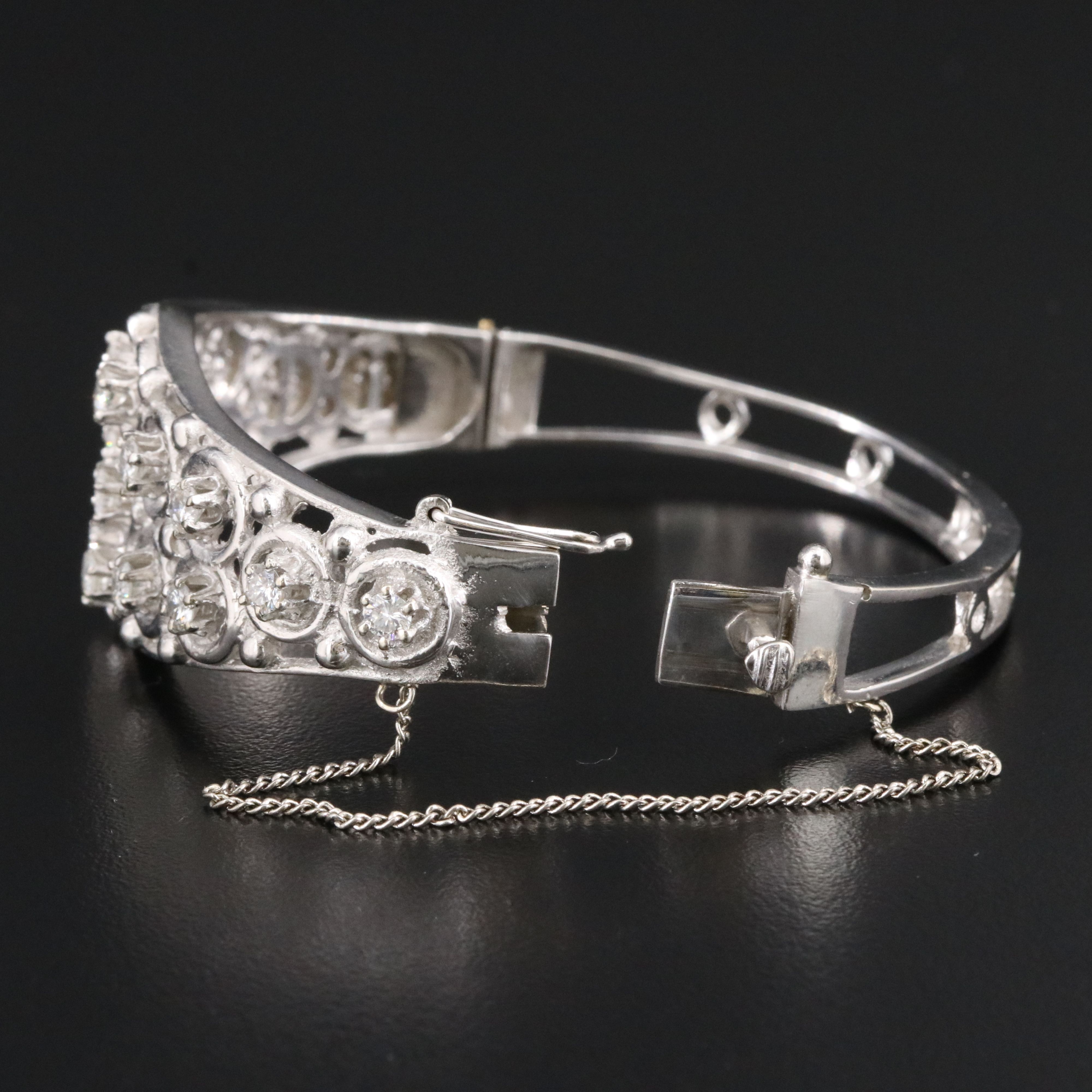 14K 2.50 CTW Diamond Hinged Bangle Bracelet