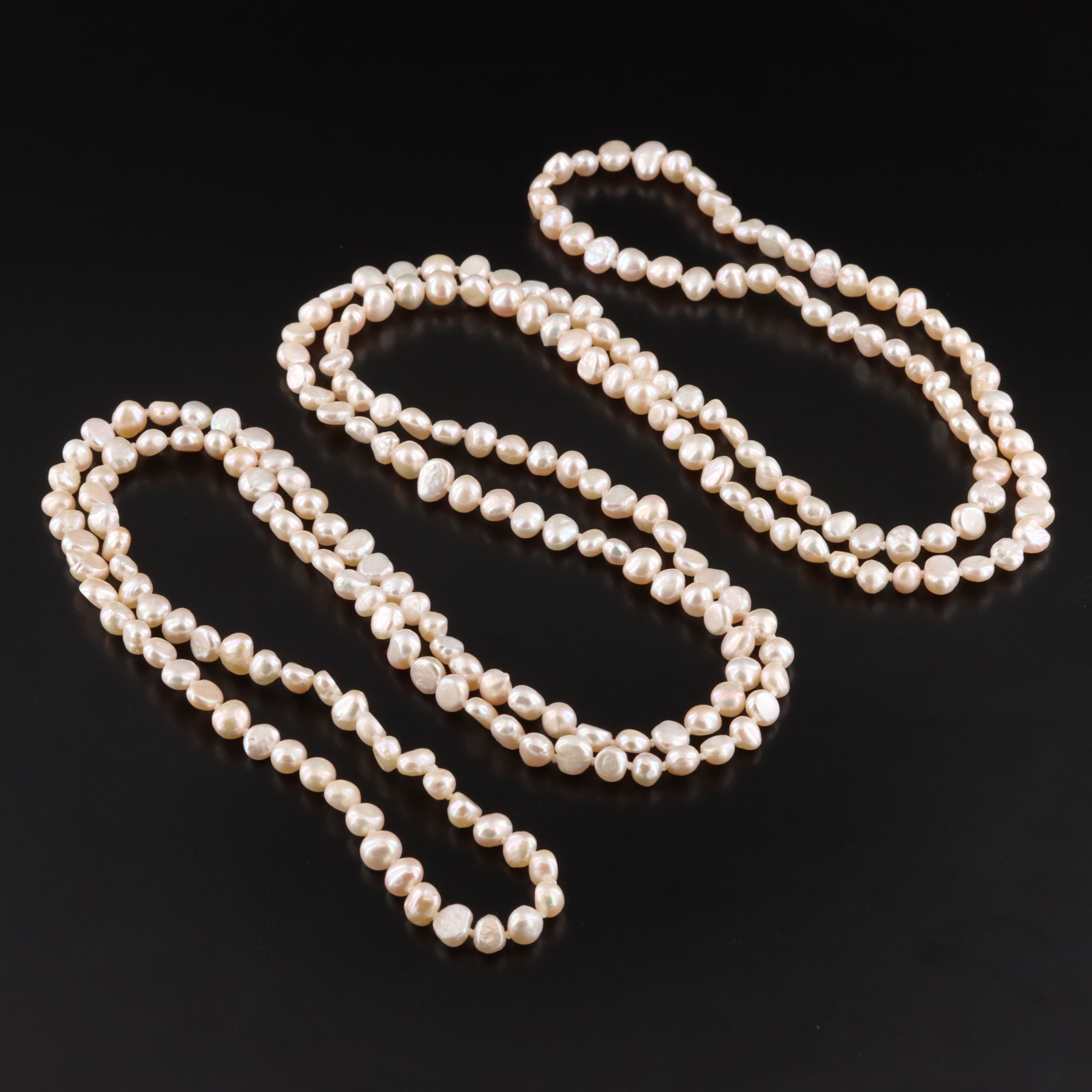 Rope Length Pearl Necklace