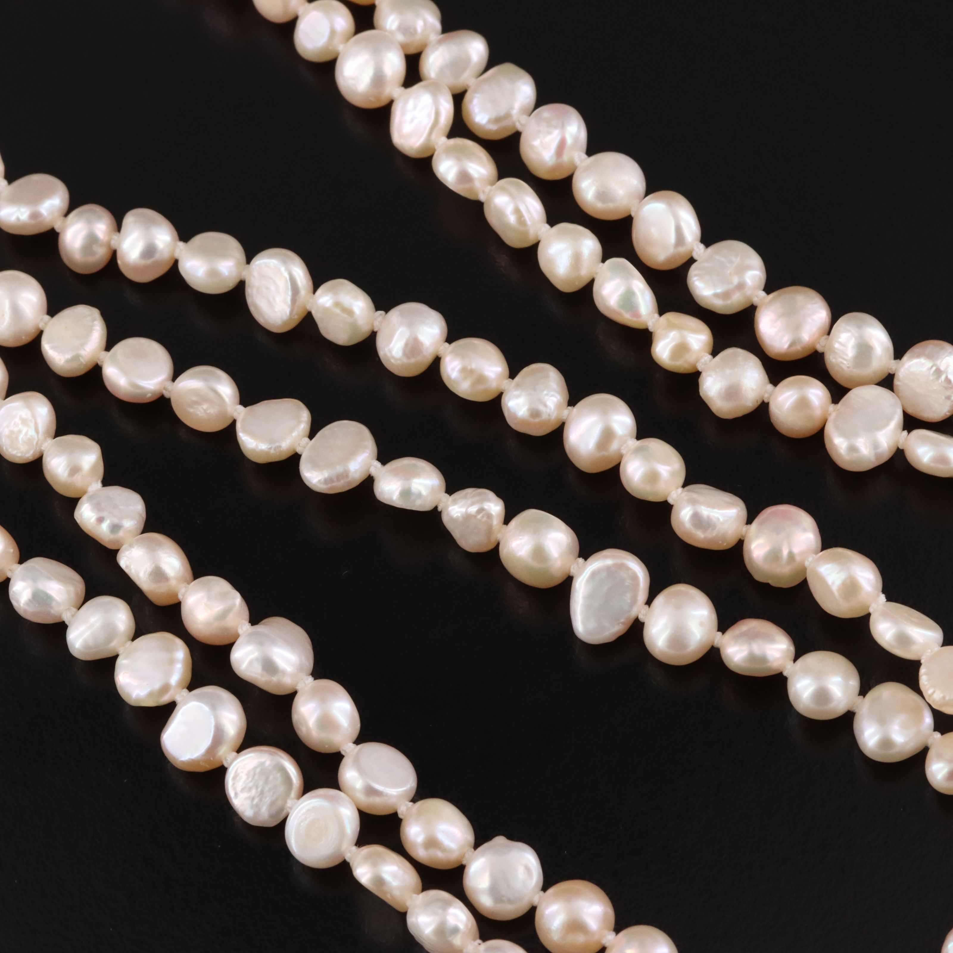Rope Length Pearl Necklace