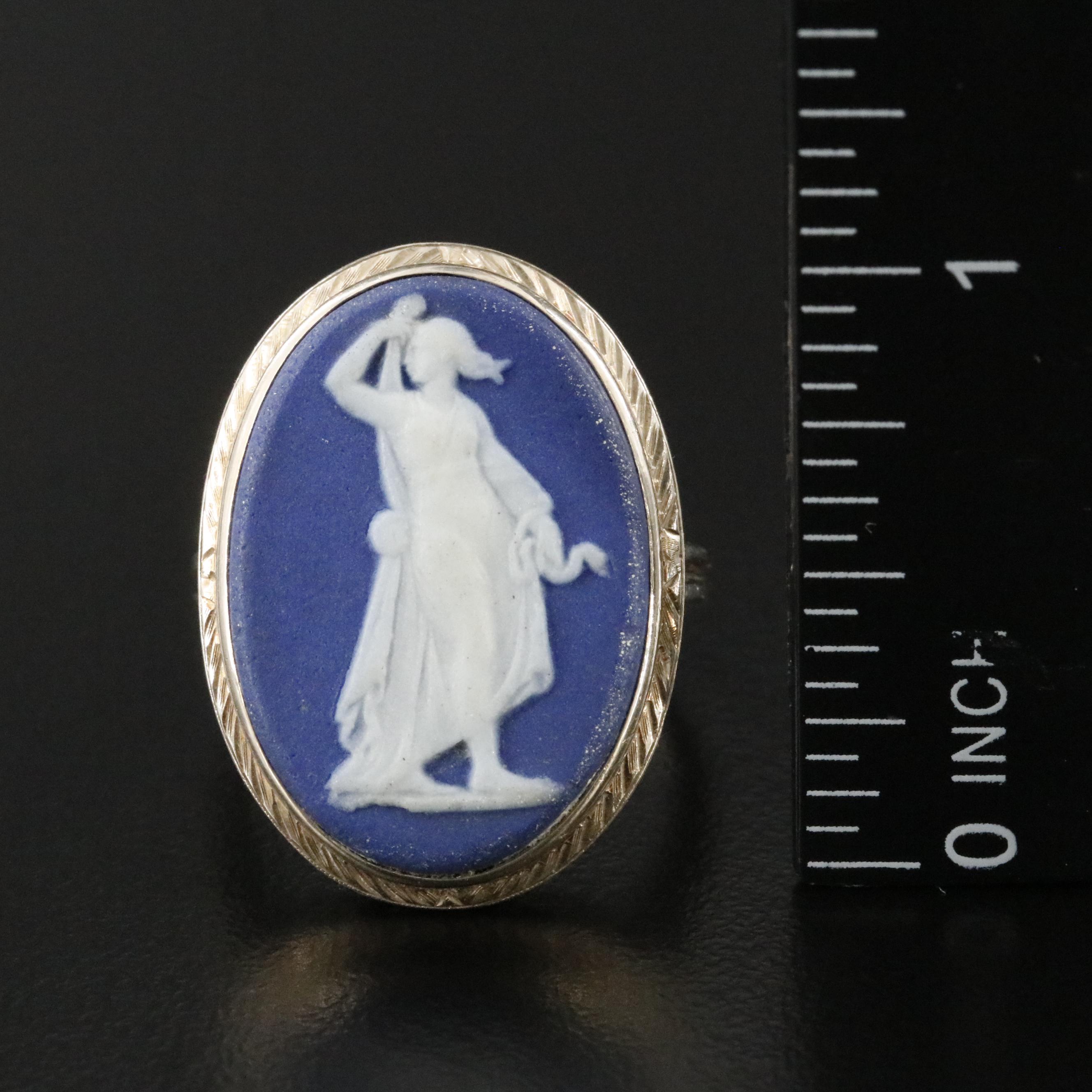 Vintage Wedgwood 14K Jasperware Goddess Hygieia Cameo Ring