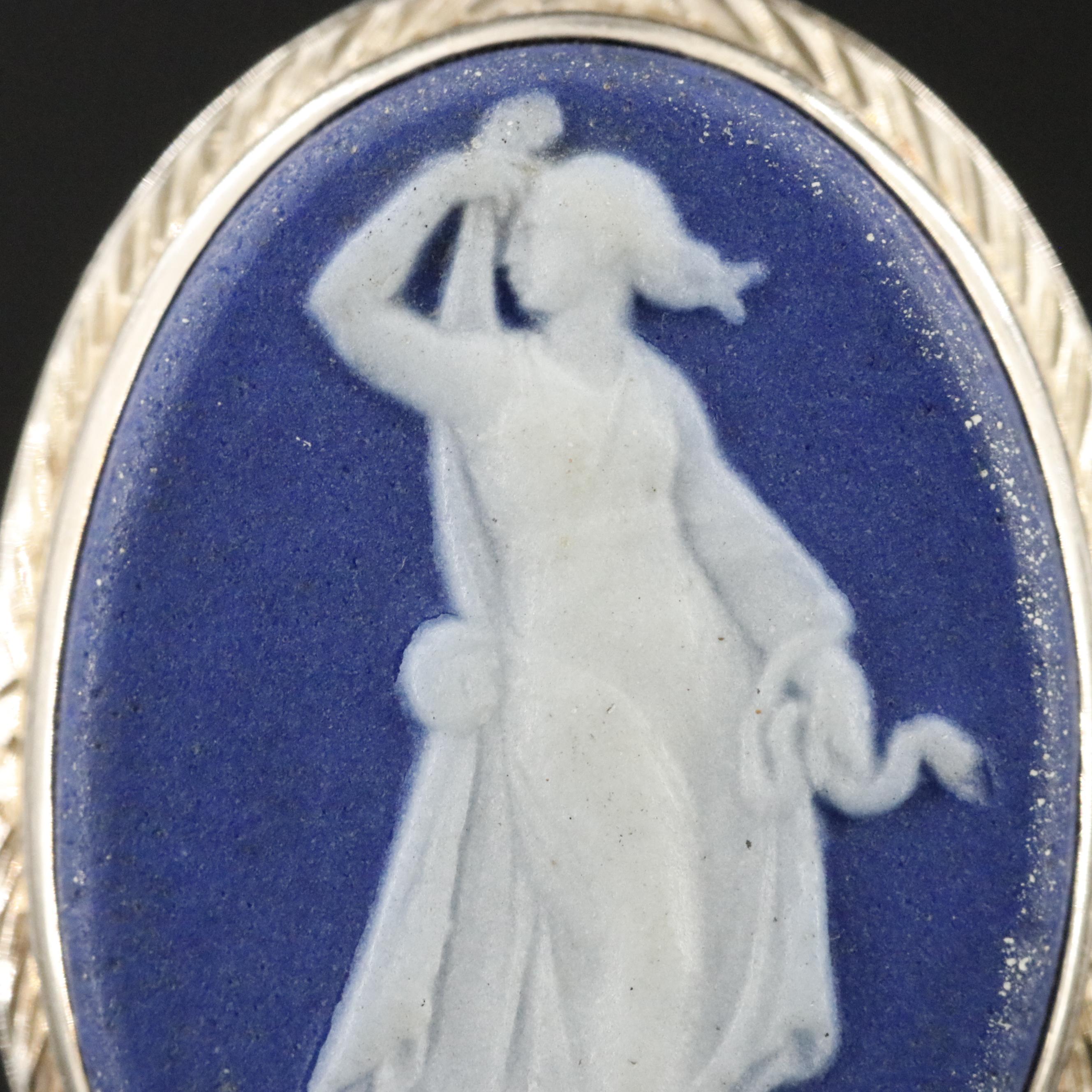 Vintage Wedgwood 14K Jasperware Goddess Hygieia Cameo Ring