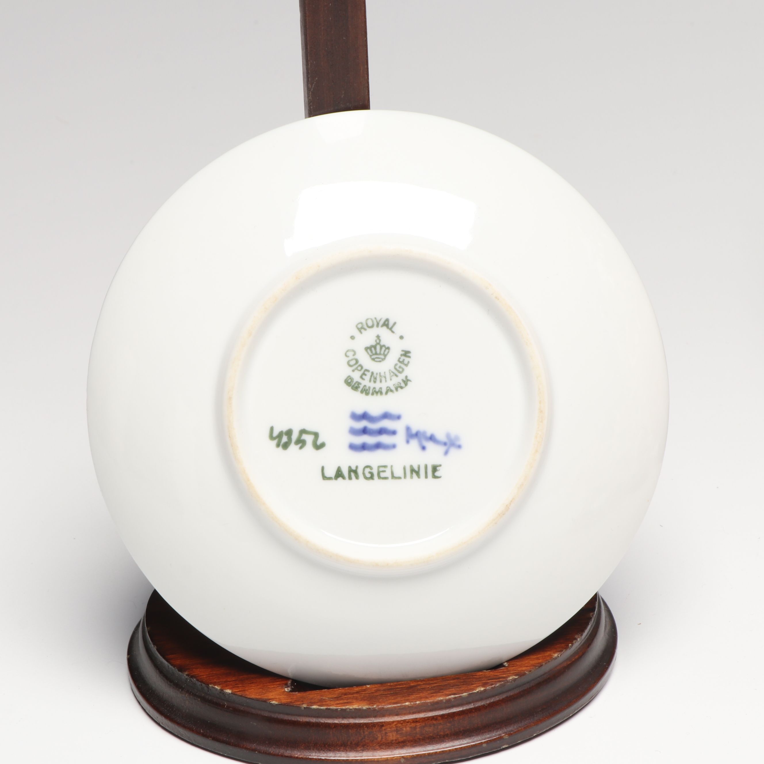 Minton "Sea Breezes" with Other Figurines and Character Jugs