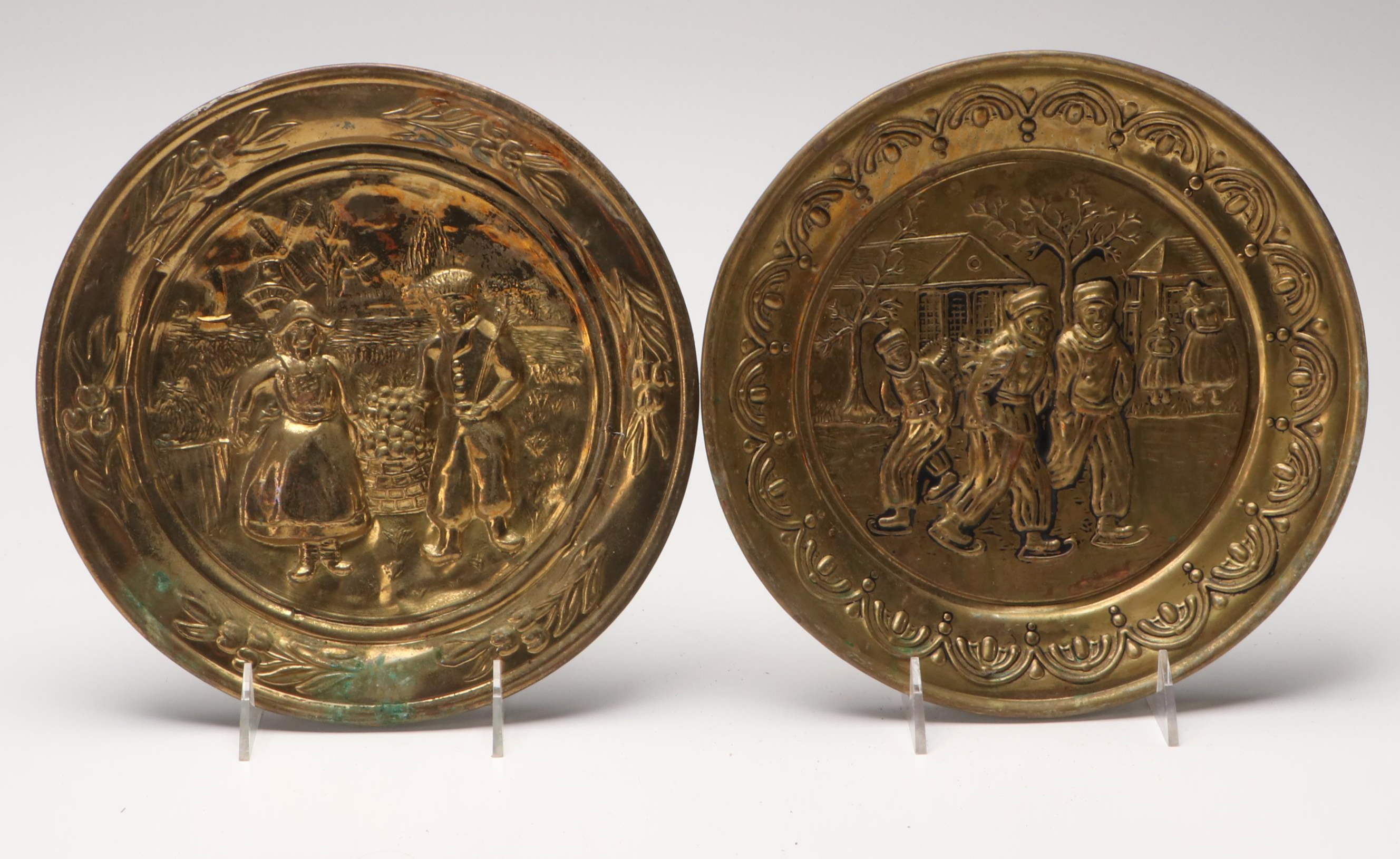 English Style Embossed Brass Finish Wall Plates with Madonna and Child Plaque