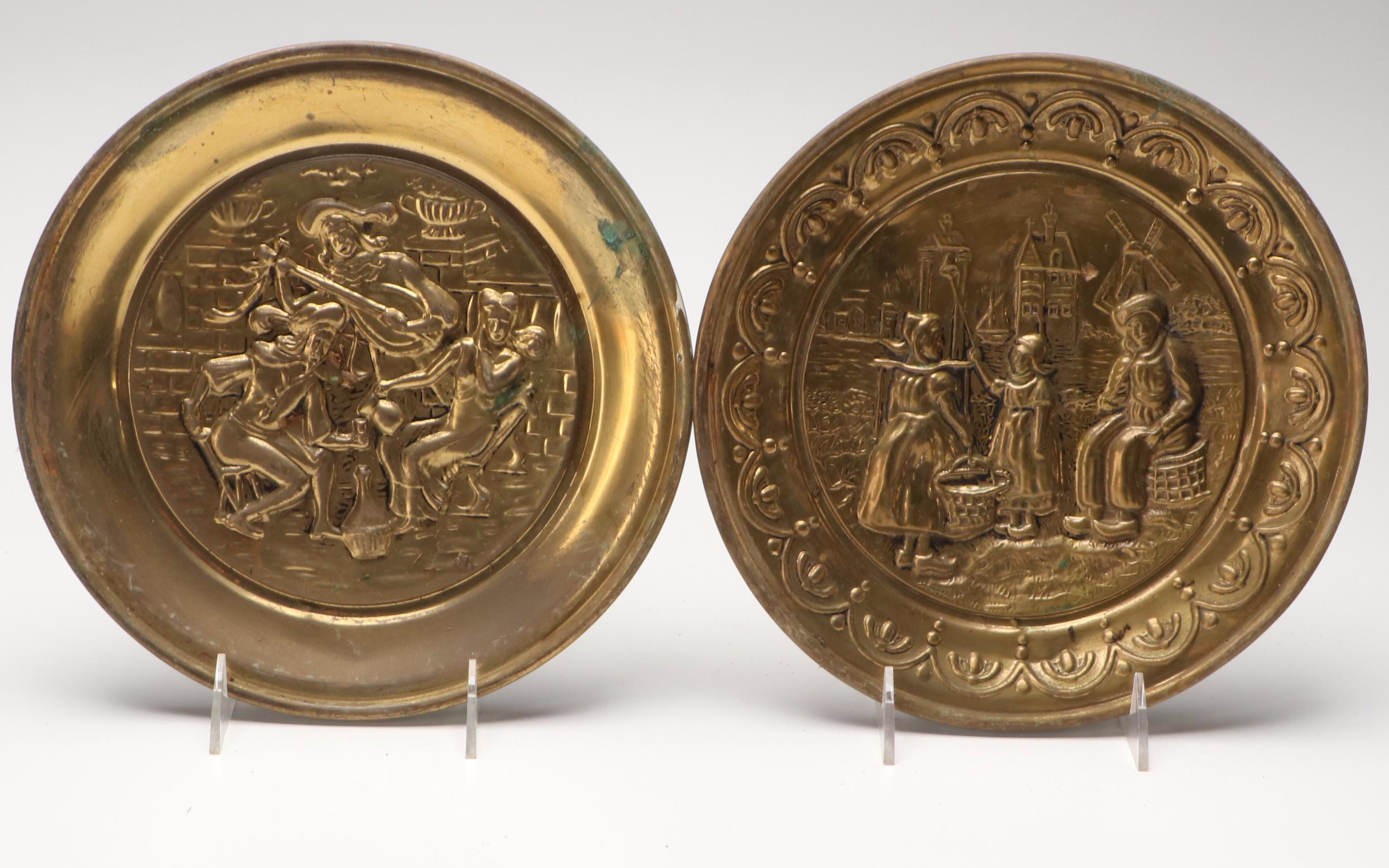 English Style Embossed Brass Finish Wall Plates with Madonna and Child Plaque