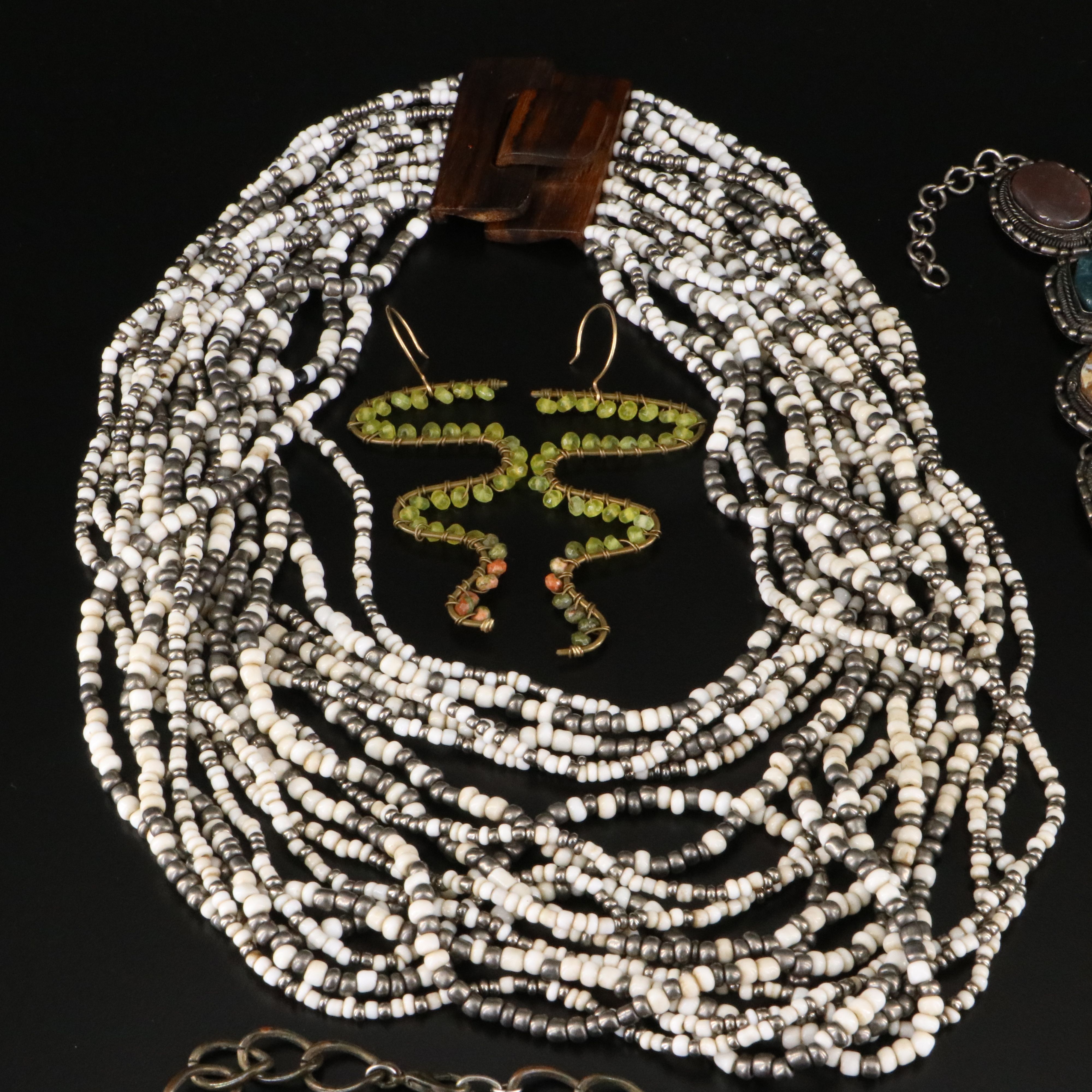 Art Glass, Agate and Shell Featured in Contemporary Jewelry Collection