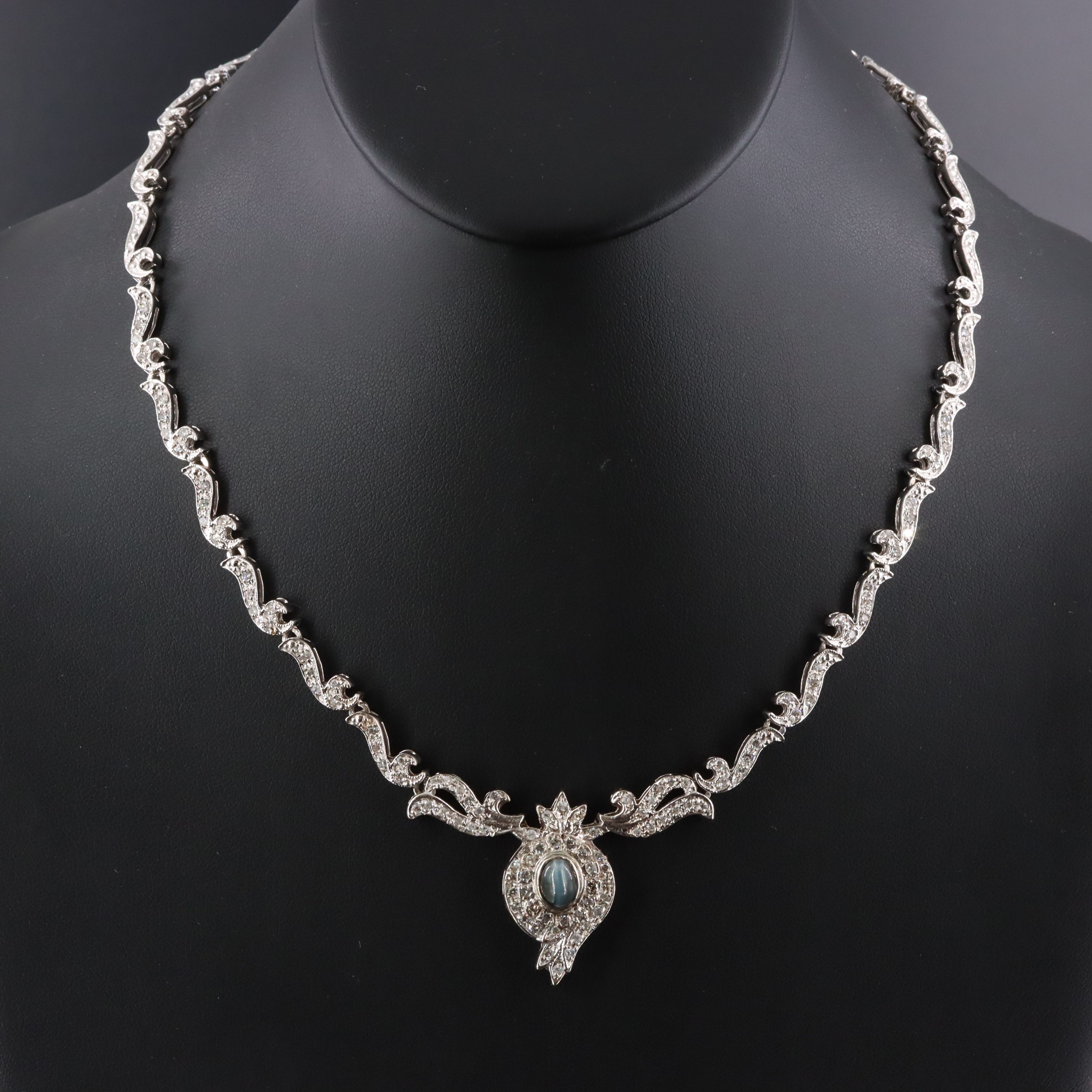 14K 1.95 CT Cat's Eye Alexandrite and 1.94 CTW Diamond Necklace with IGI Report