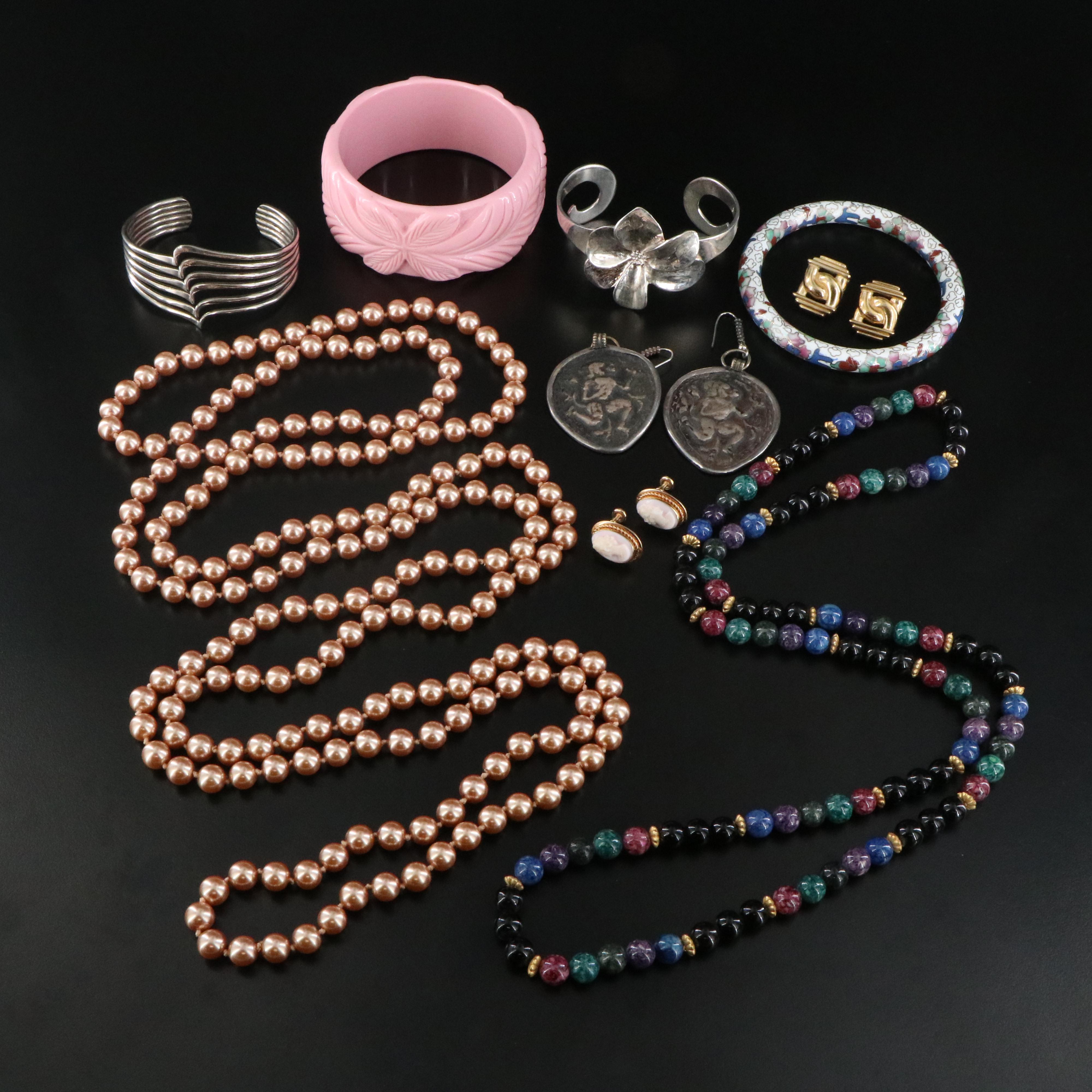 Givenchy and Van Dell Featured in Jewelry Collection