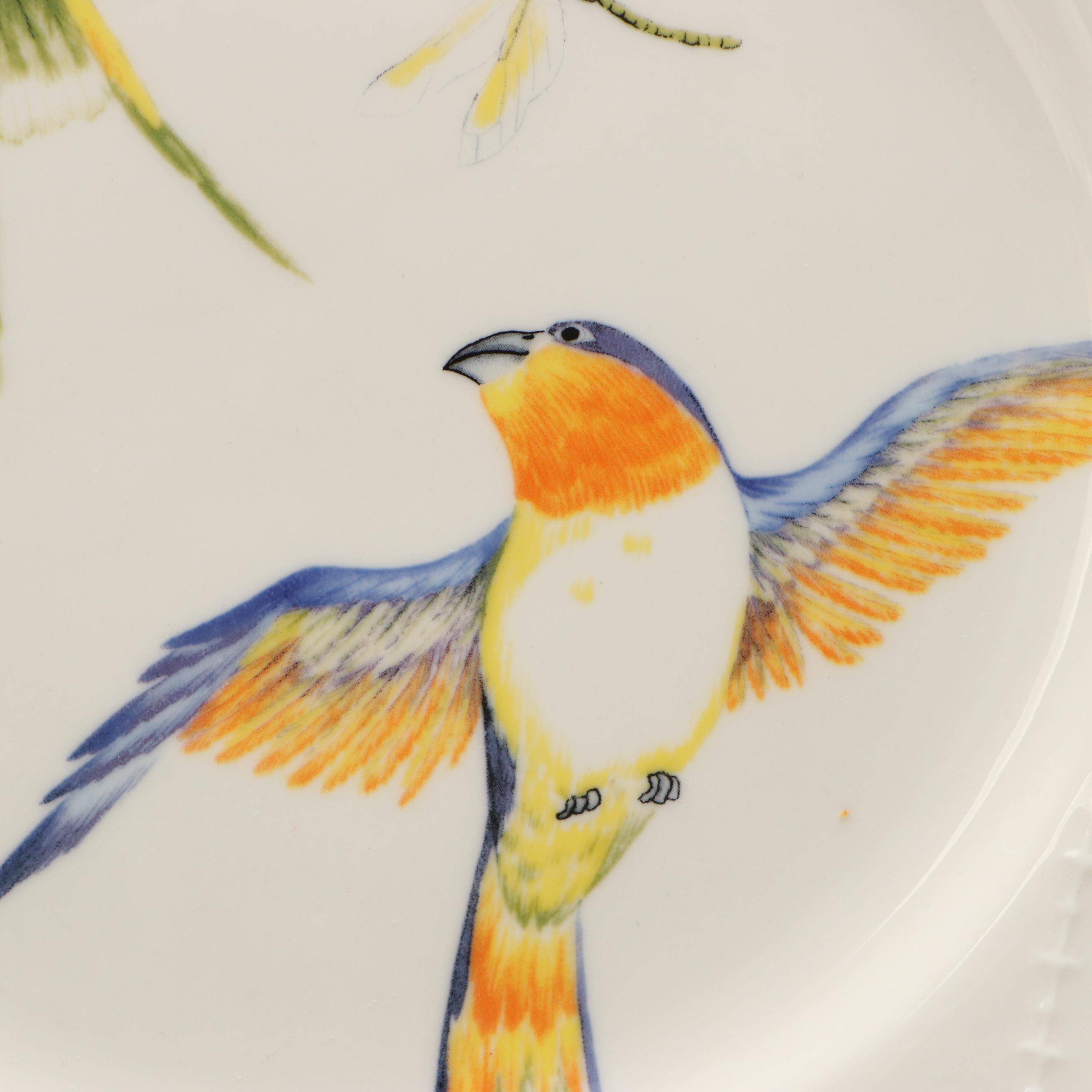 Contemporary Porcelain Scalloped Edge Bird Pattern Plates