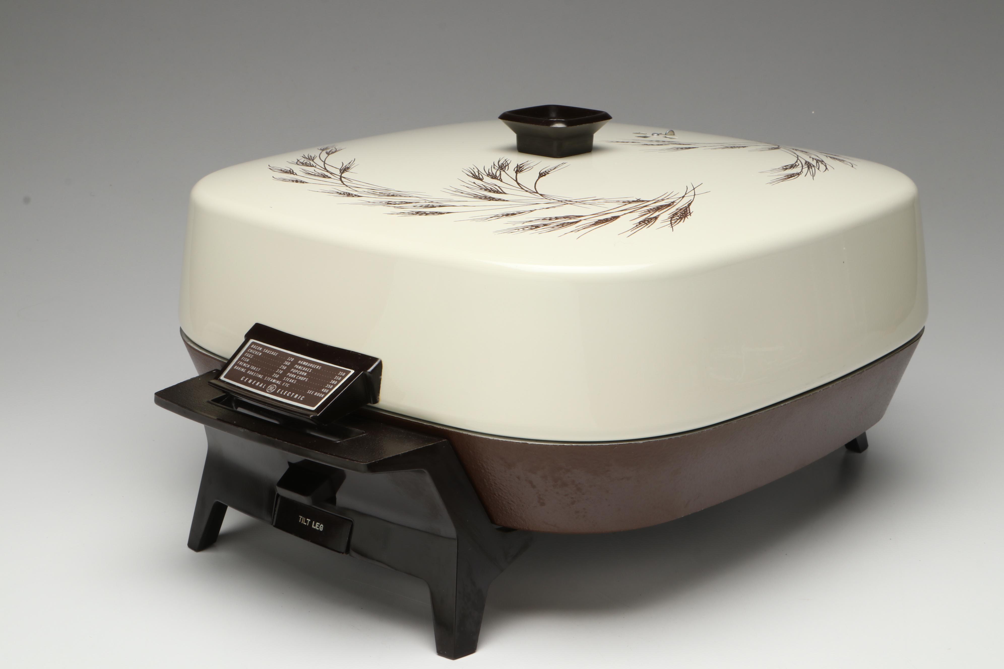 General Electric 12" Buffet Skillet with Römertopf Terracotta Clay Roaster