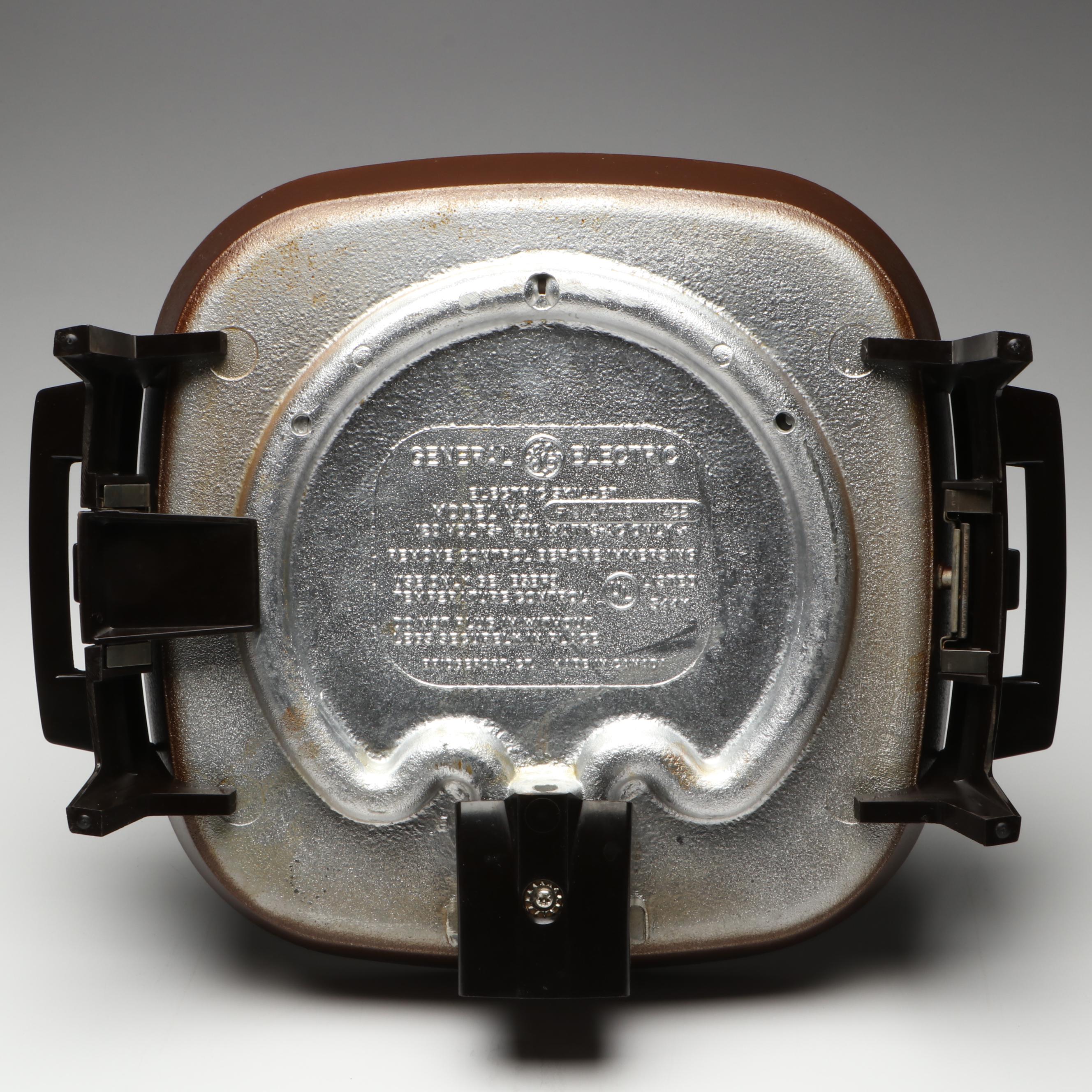 General Electric 12" Buffet Skillet with Römertopf Terracotta Clay Roaster