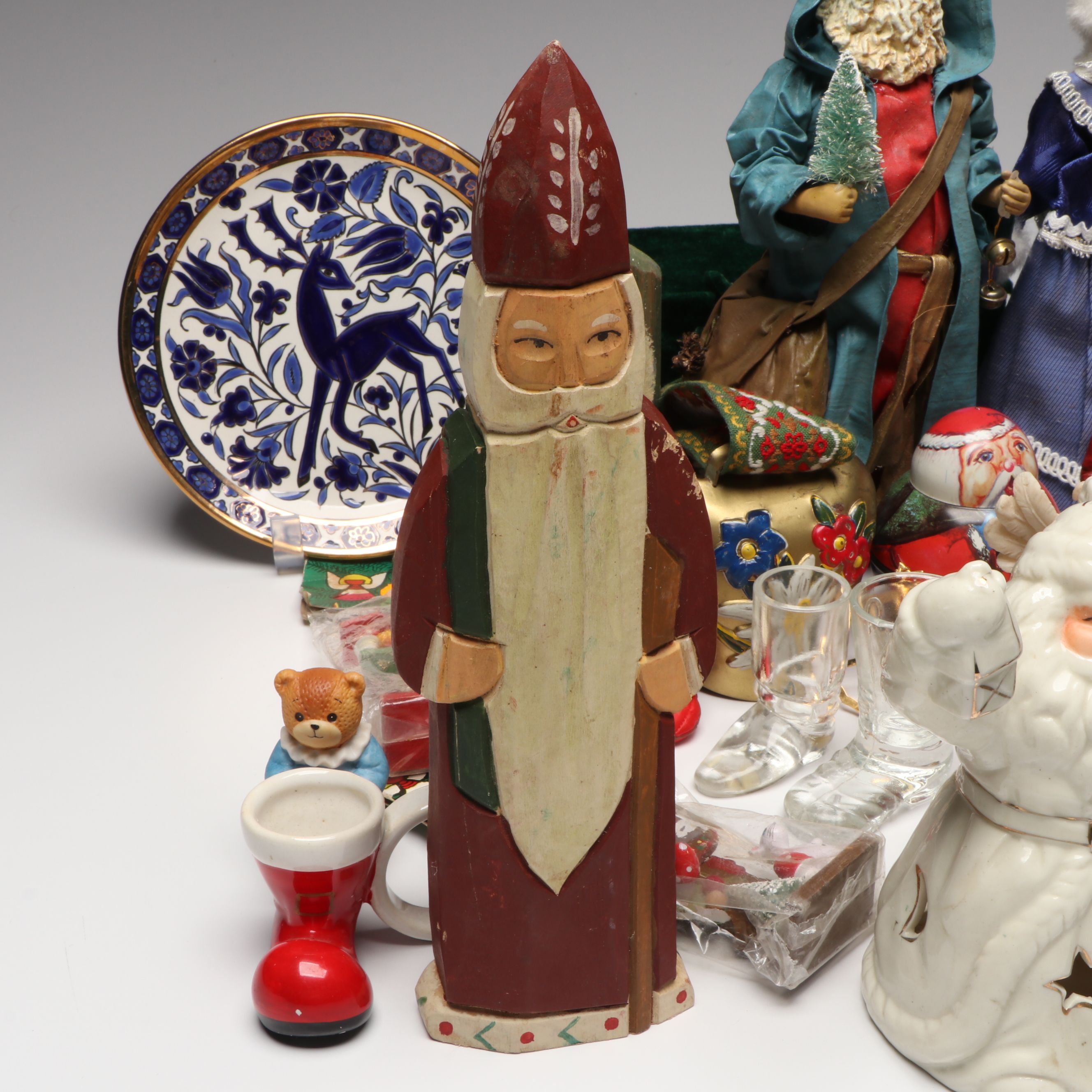 Ardleigh Elliot & Sons Music Box with Russian, German, and More Holiday Décor