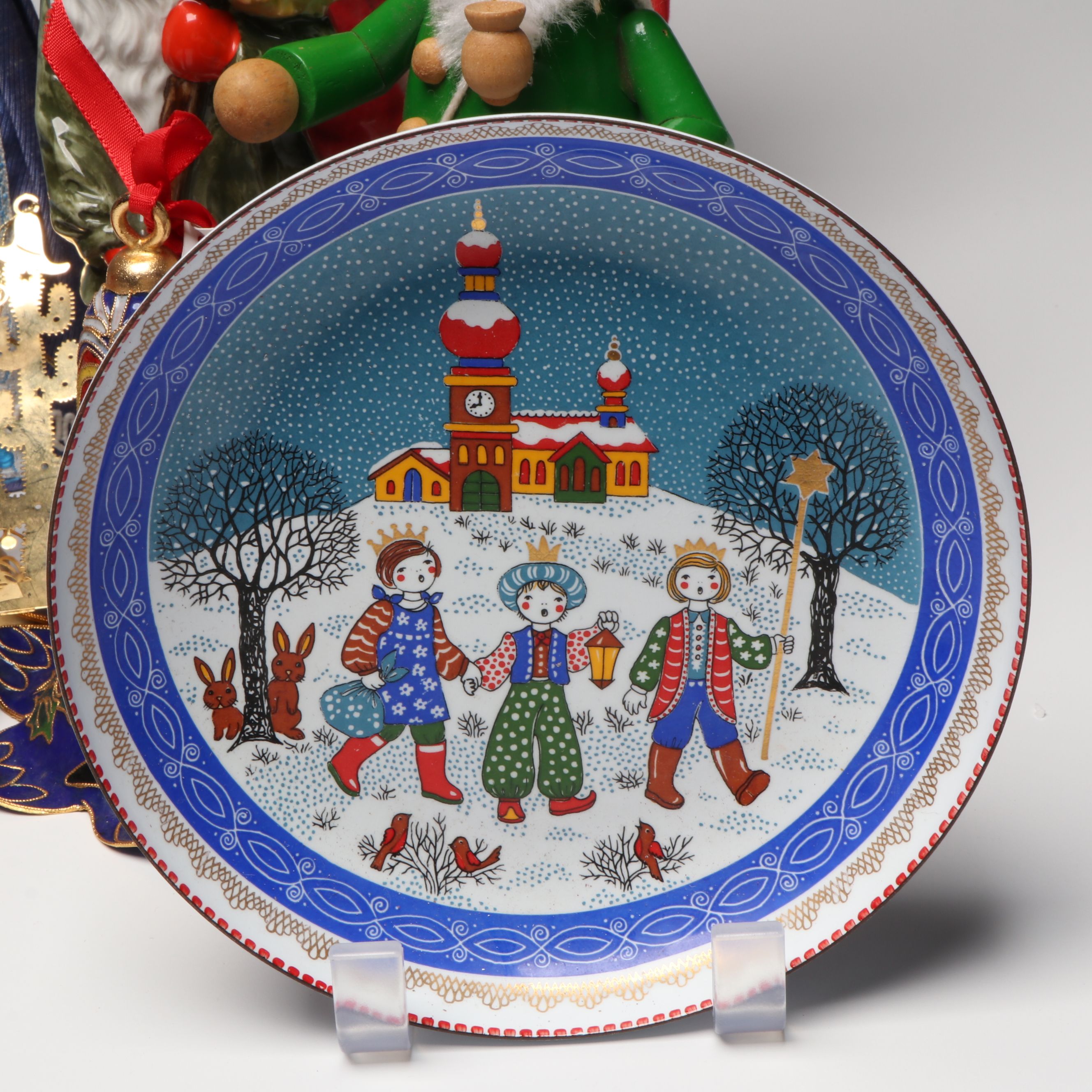 Ardleigh Elliot & Sons Music Box with Russian, German, and More Holiday Décor