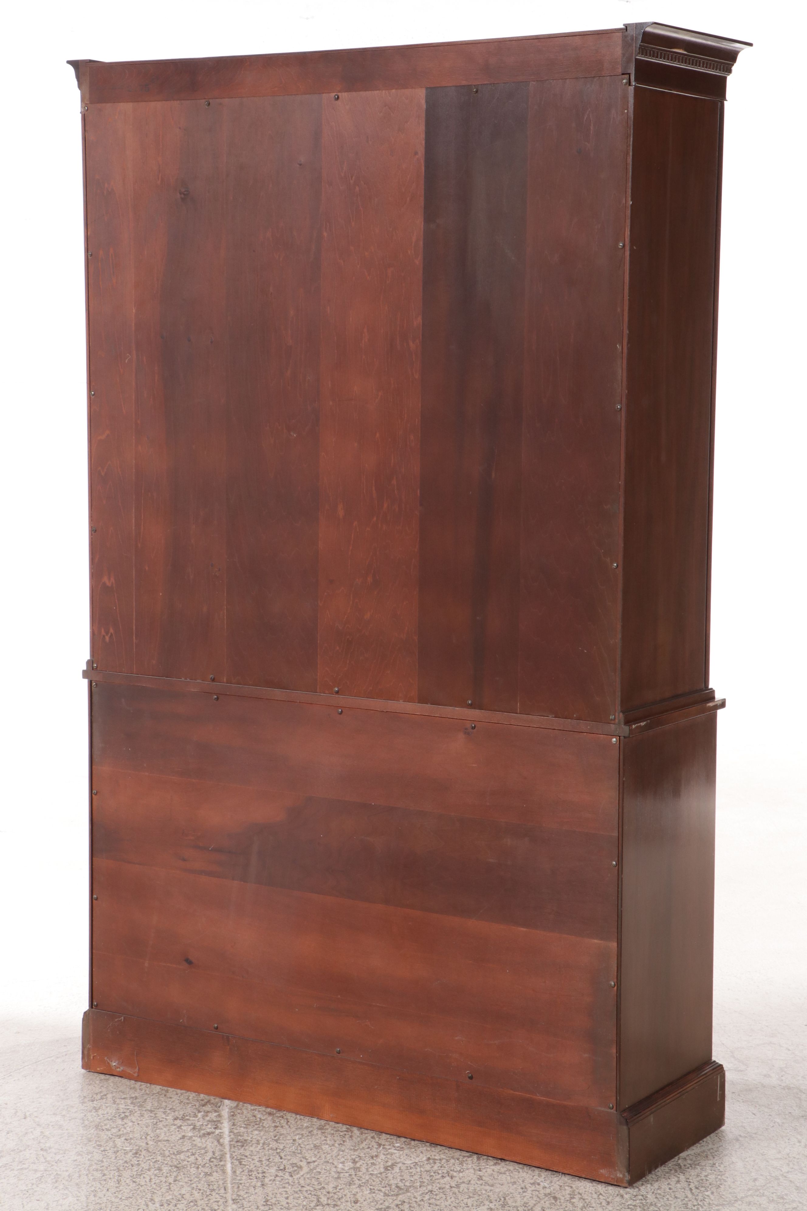 R Way Georgian Style Mahogany Breakfront China Cabinet, Late 20th Century