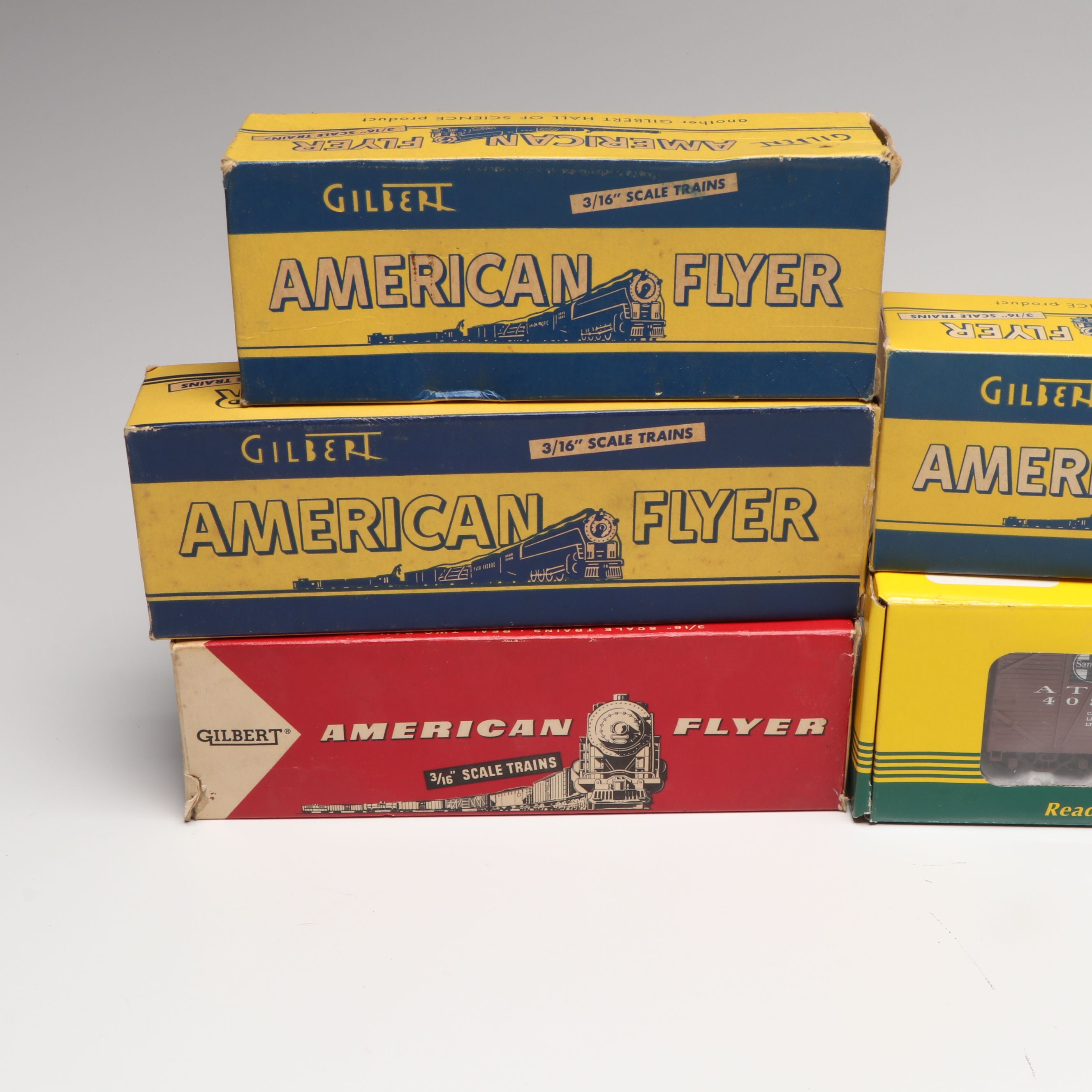 American Flyer S Gauge "Reading Lines" Steam Locomotive with Other Train Cars