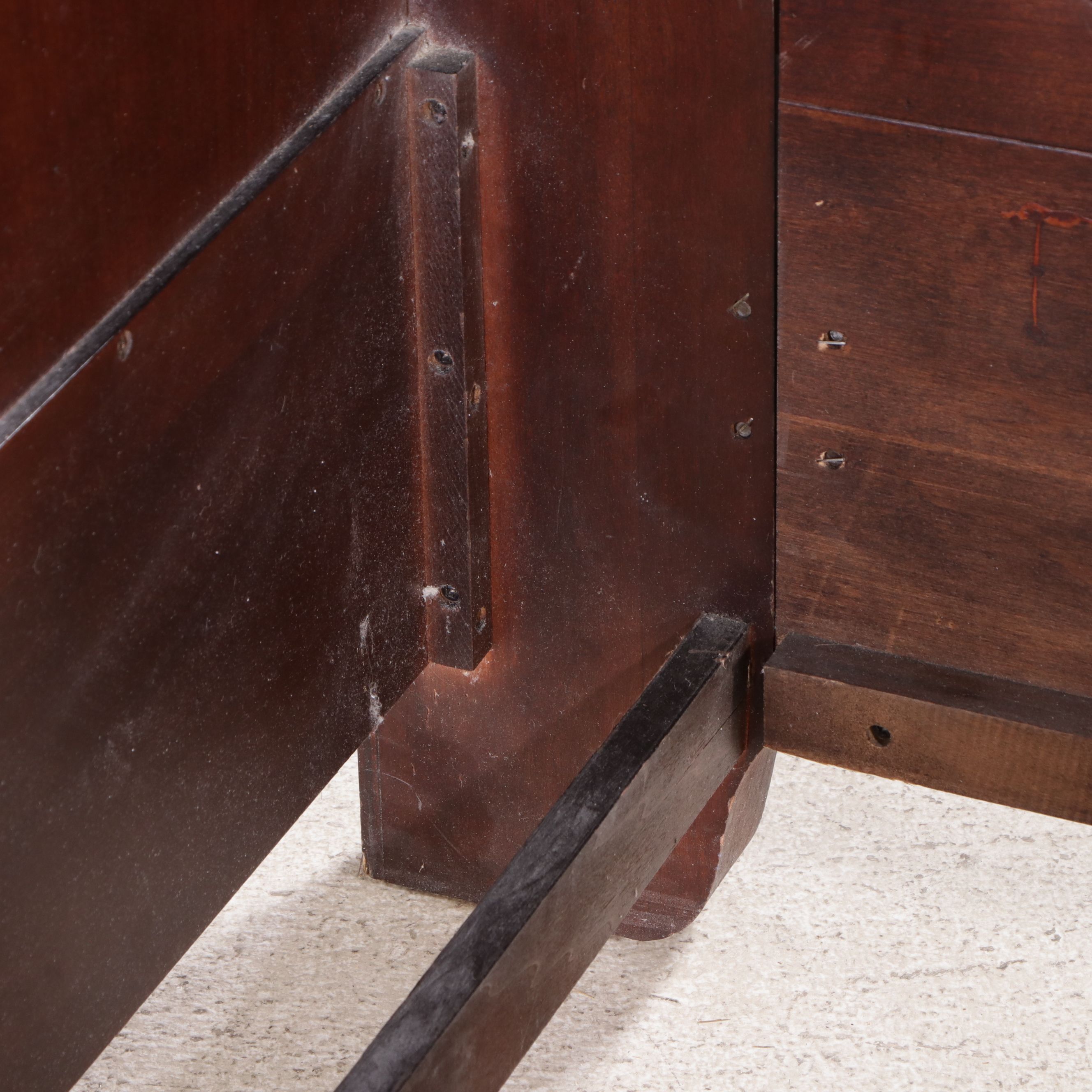 Edwardian Style Mahogany Finish Sleigh Bed