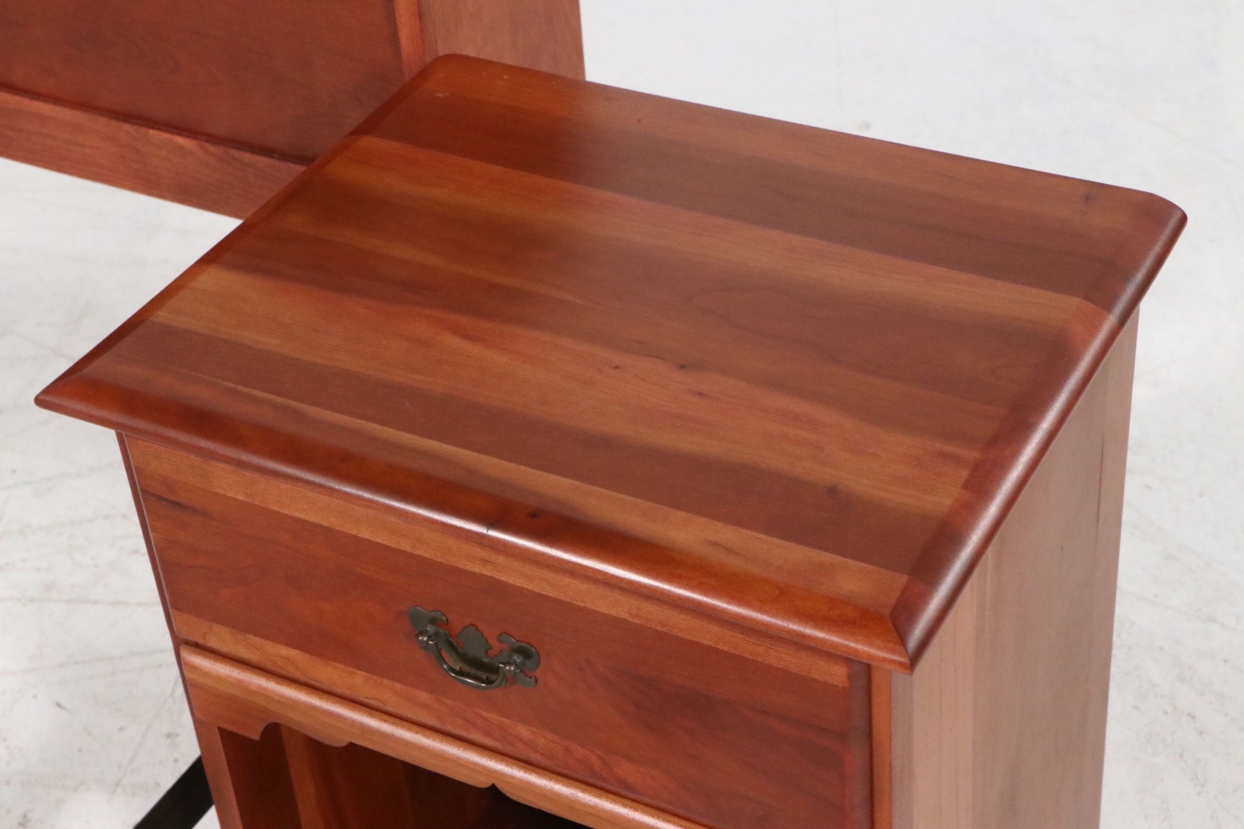 Colonial Style Full Size Cherry Bed Frame with Coordinating Nightstand