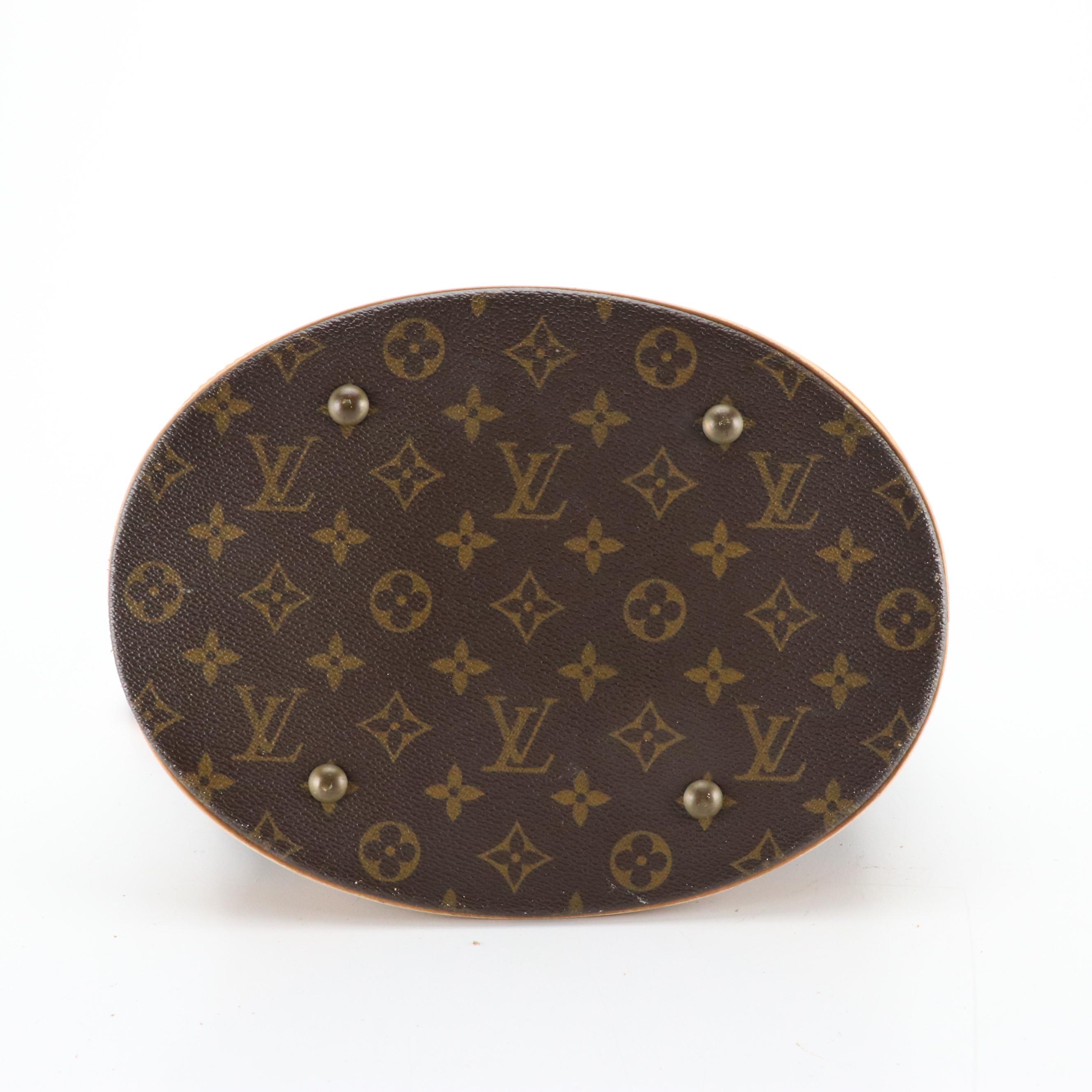 Louis Vuitton Bucket Bag GM with Pouch in Monogram Canvas and Vachetta Leather