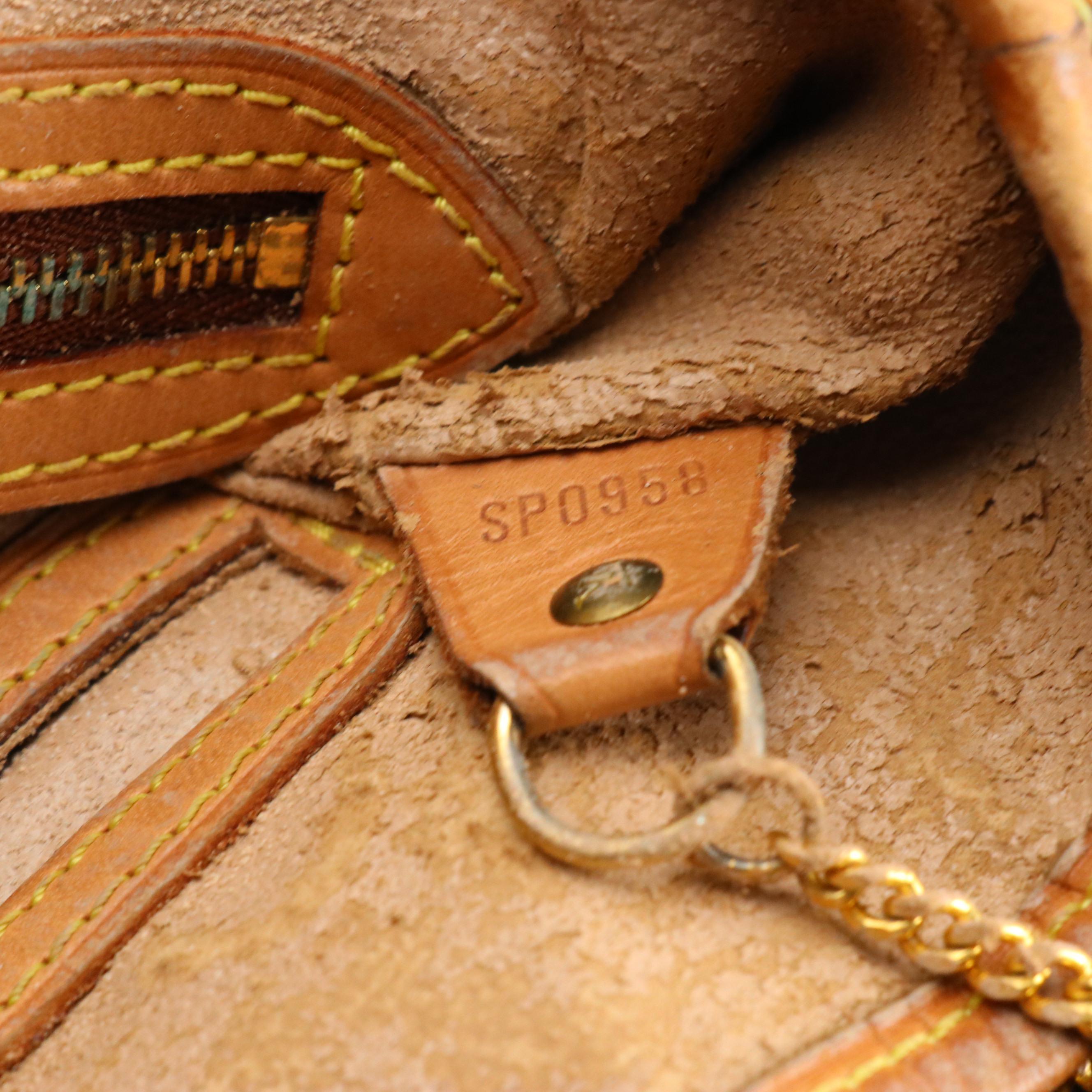 Louis Vuitton Bucket Bag GM with Pouch in Monogram Canvas and Vachetta Leather