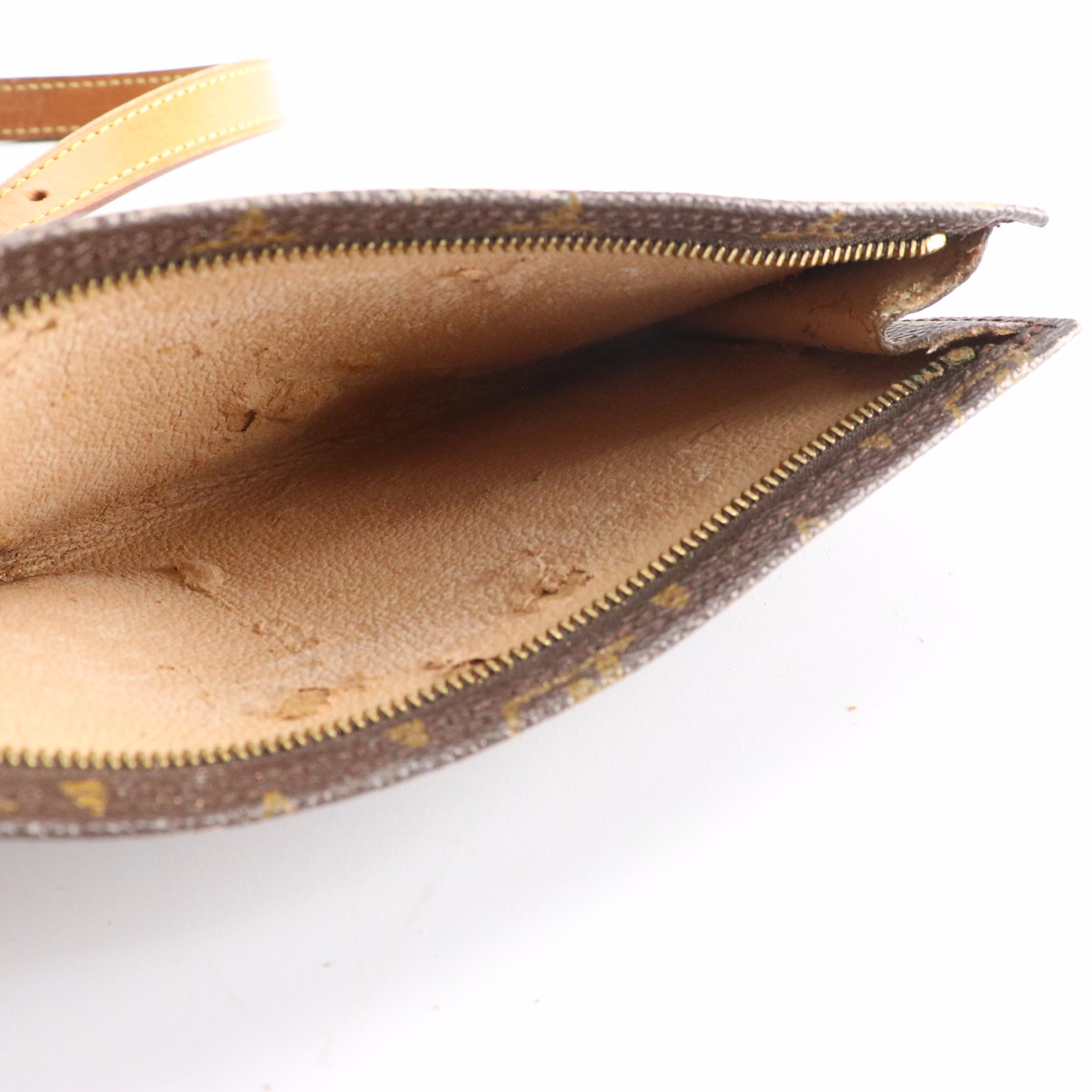 Louis Vuitton Bucket Bag GM with Pouch in Monogram Canvas and Vachetta Leather